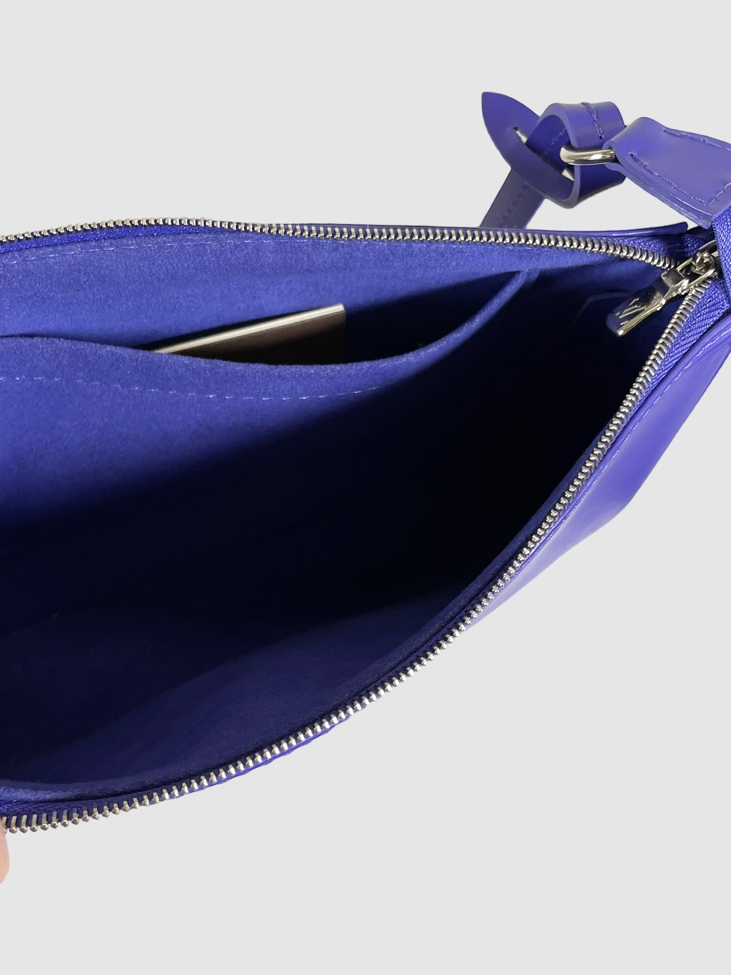 Louis Vuitton Pochette Accessoire Figue Epi Leather Handbag