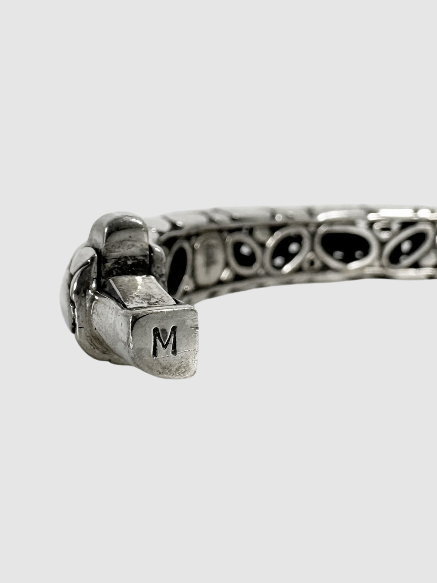 Kali Pebble Hinged Bangle Bracelet