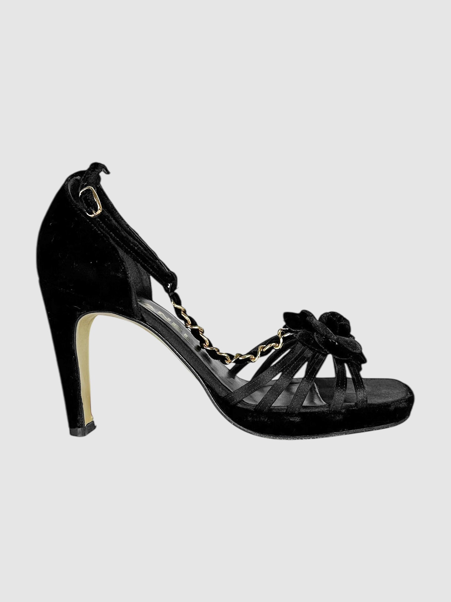Velvet Camellia Pumps