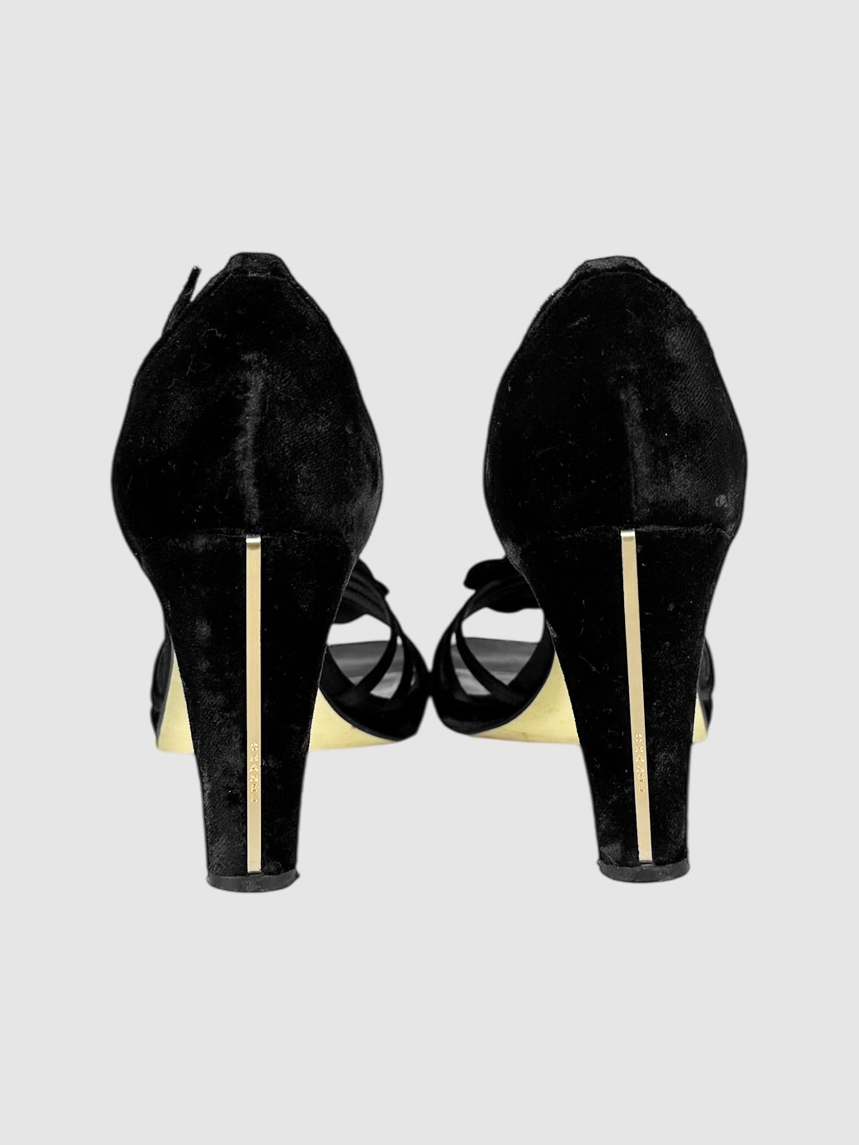 Velvet Camellia Pumps