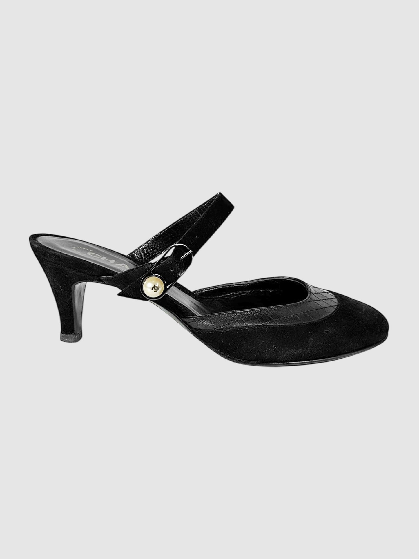 Pearl Detail Pumps