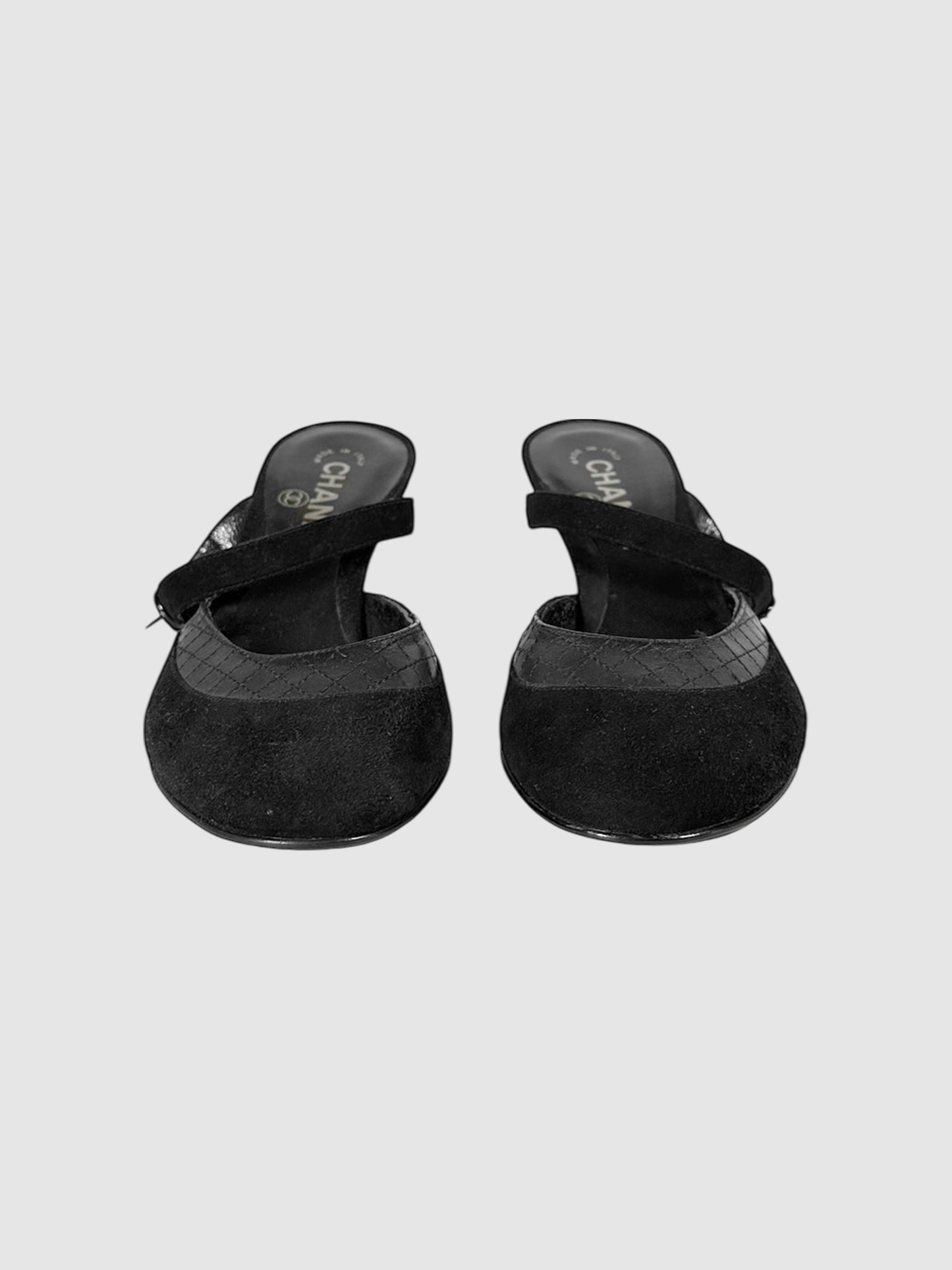 Pearl Detail Pumps