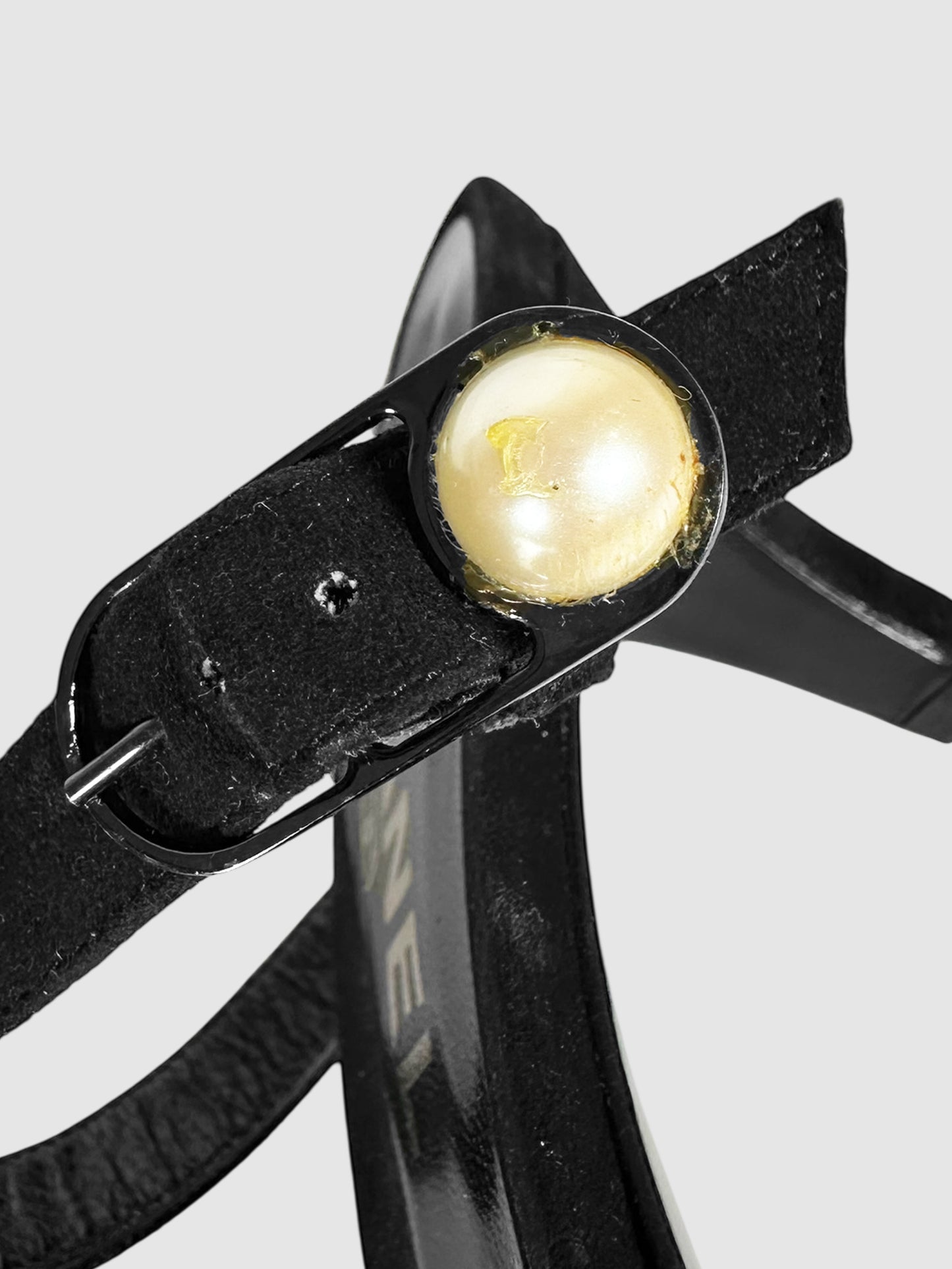 Pearl Detail Pumps