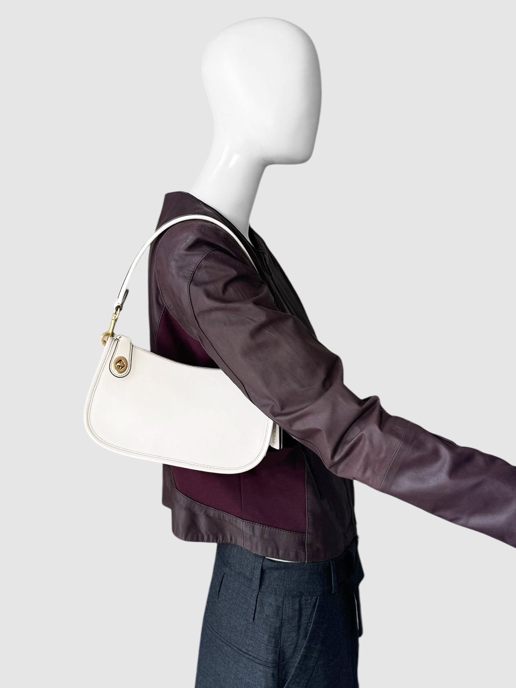 Coach Cream Swinger Leather Shoulder Bag New Secondhand Luxury Designer Handbag Going Out Vespucci VSP Toronto