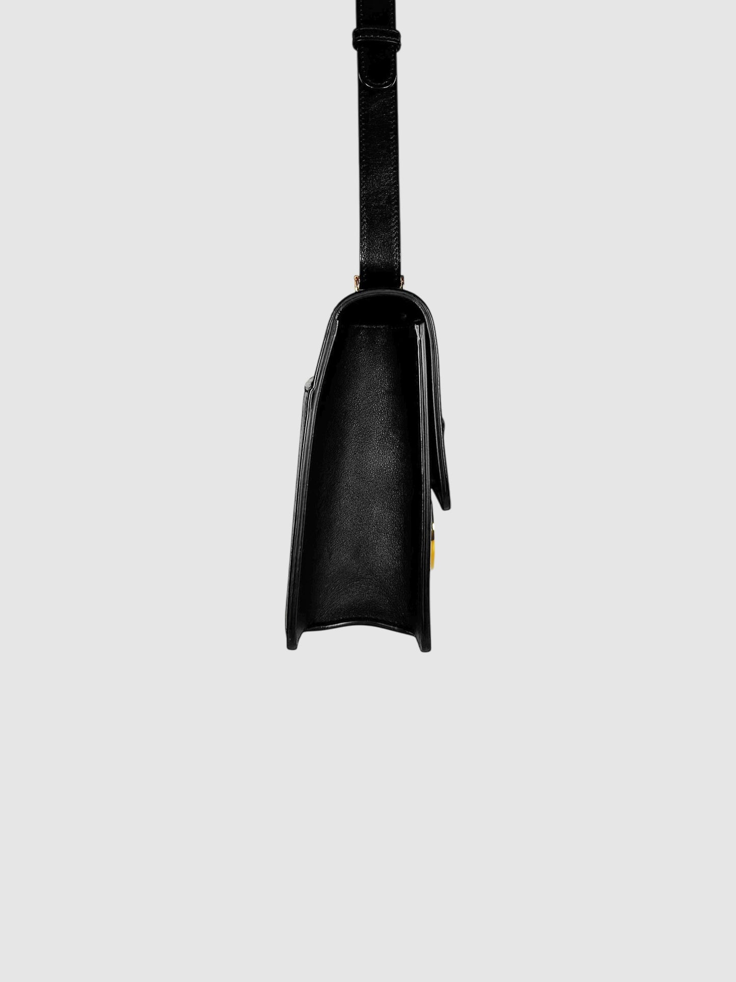 30 Montaigne Flap Bag