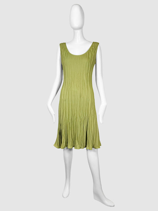 Simon Chang Sleeveless Pleated Dress - Size 6