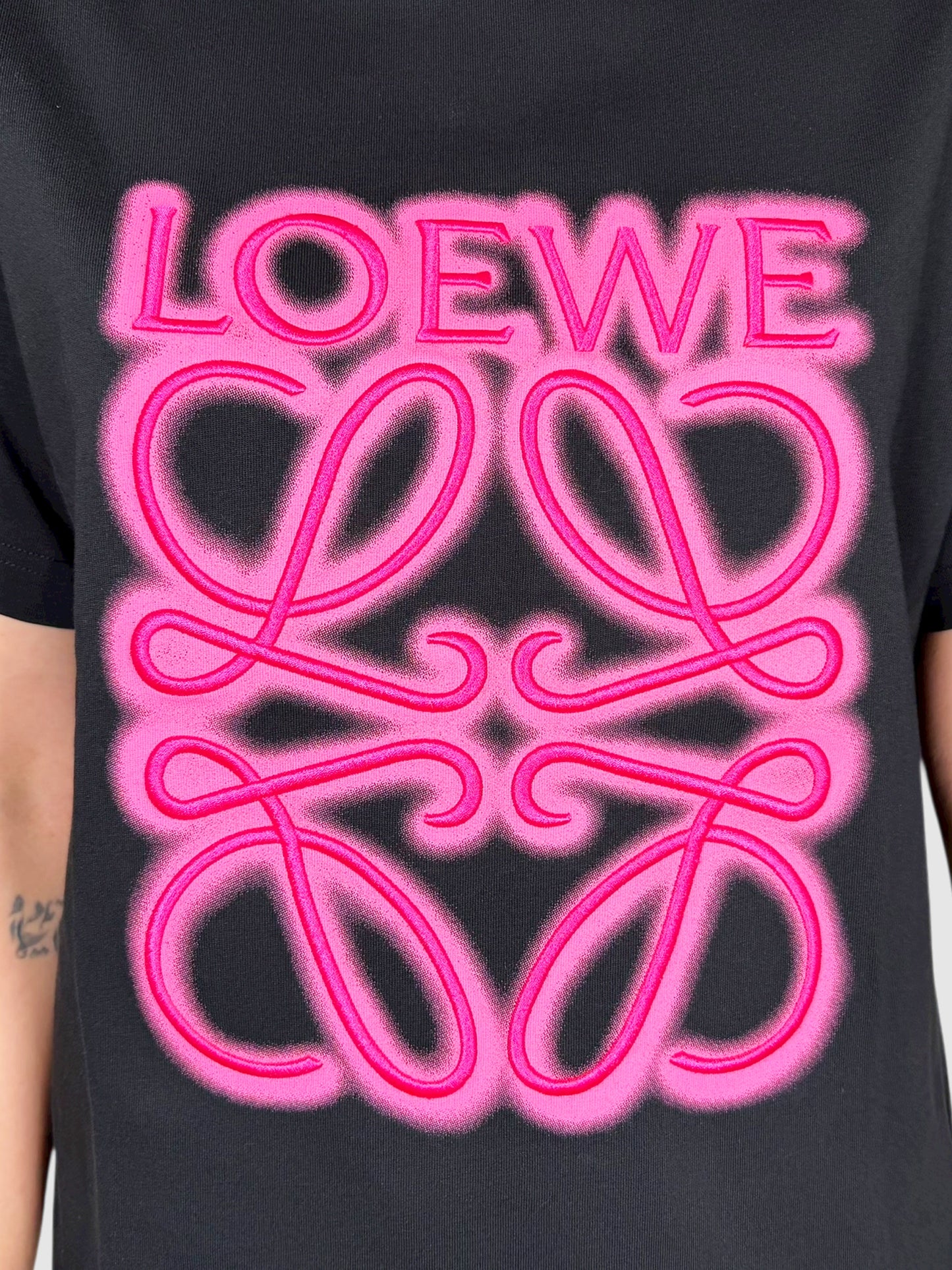 Graphic Logo Top