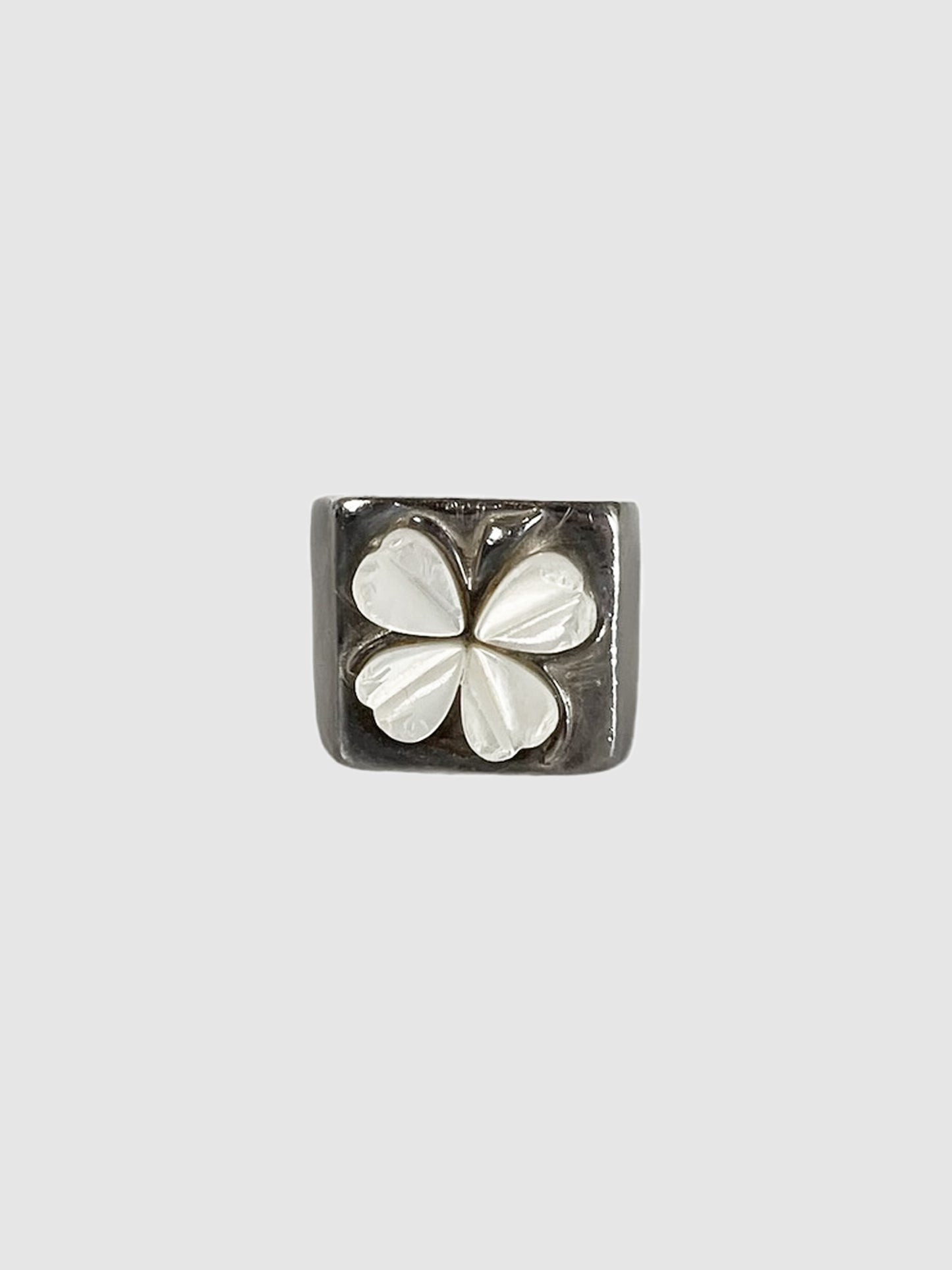Mother of Pearl Four Leaf Clover Ring