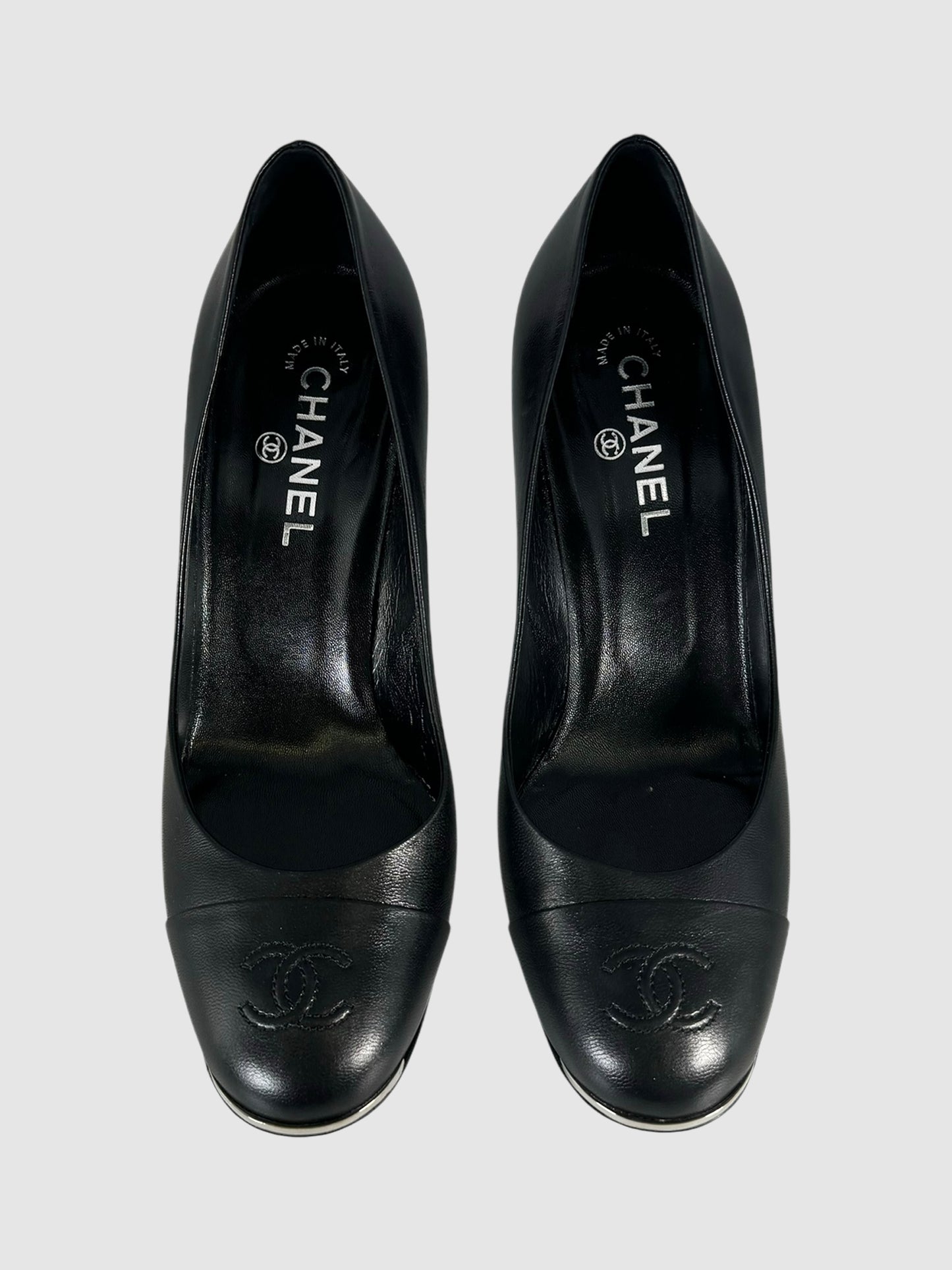 CC Metal Trim Leather Pumps - Size 40