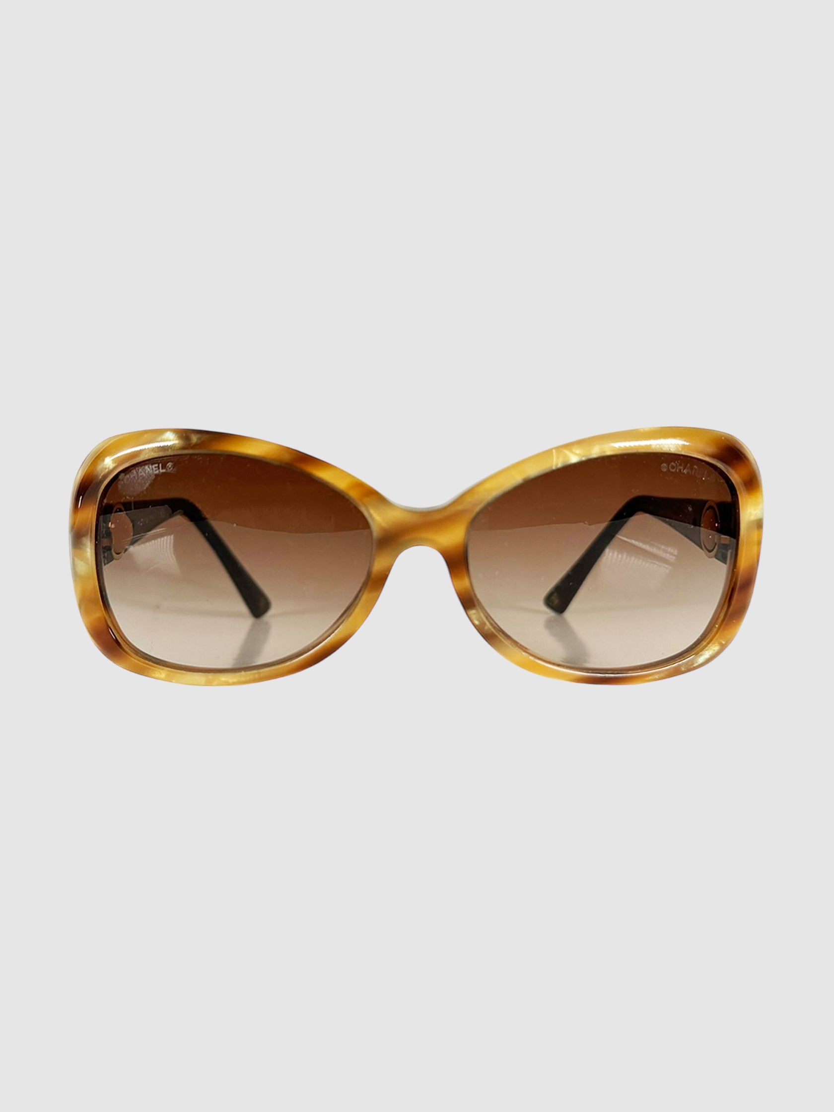 Chanel Tortoiseshell Rotating CC Sunglasses – Second Nature  display picture 3