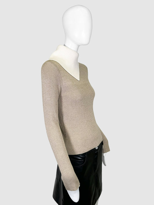 Ribbed Contrast Collar Sweater - Size M