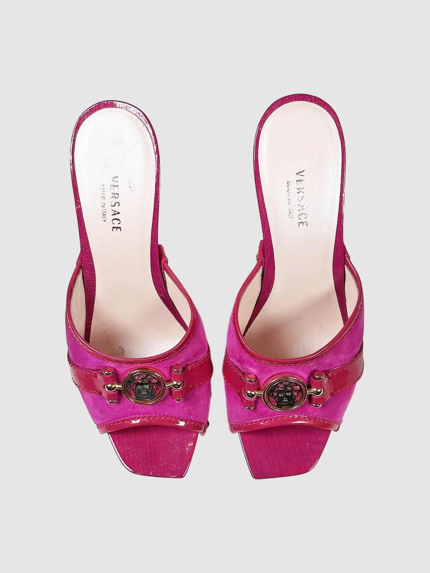 Logo Platform Pumps