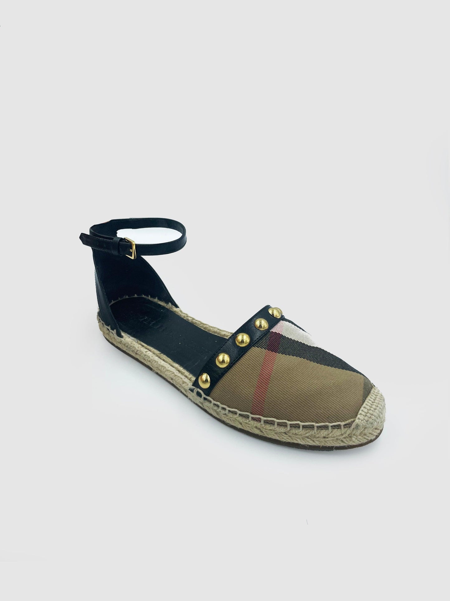 Burberry - Size 8.5 - Second Nature Boutique