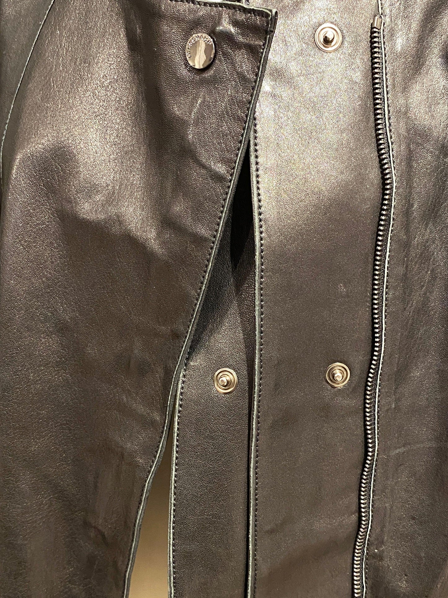 Longchamp - Size M - Second Nature Boutique