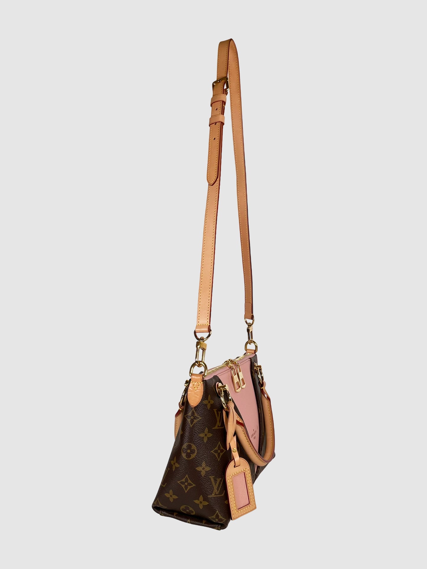 Louis Vuitton Monogram V Tote BB