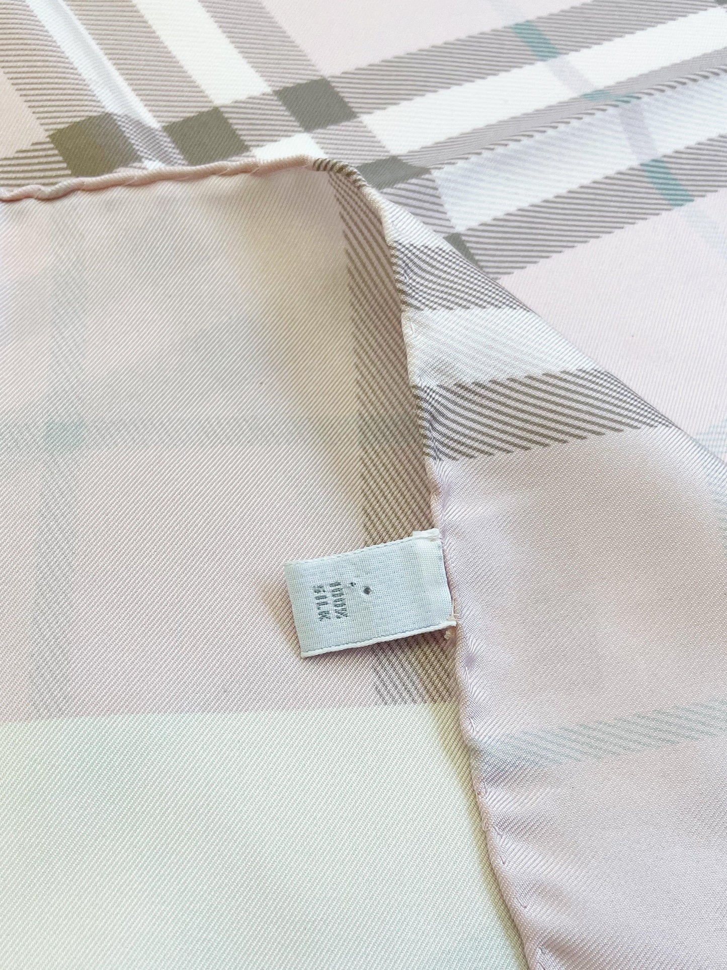 Burberry - Second Nature Boutique