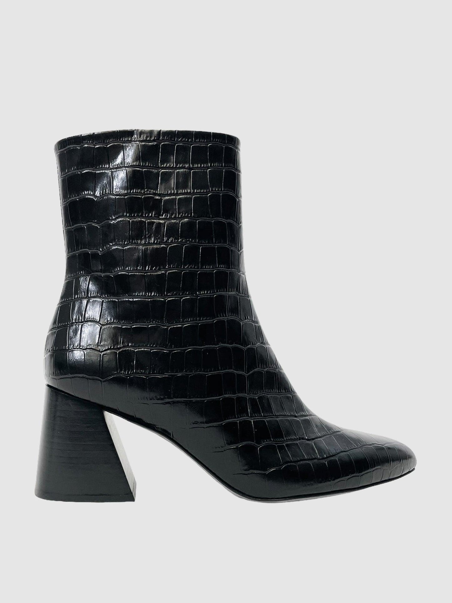 Thursday - Size 10.5 - Second Nature Boutique