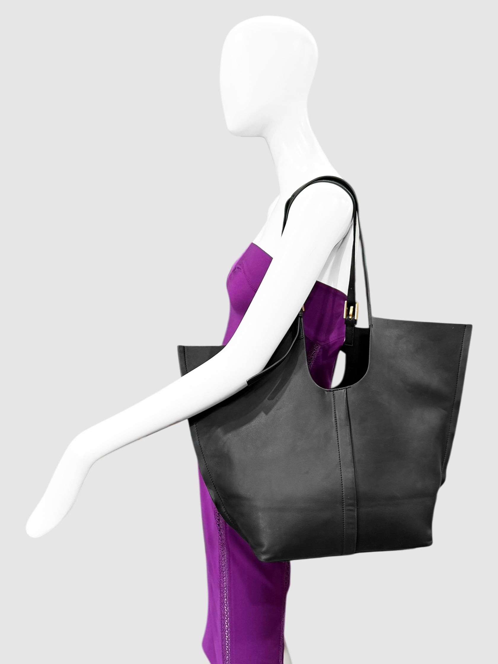 Ara East/West Tote