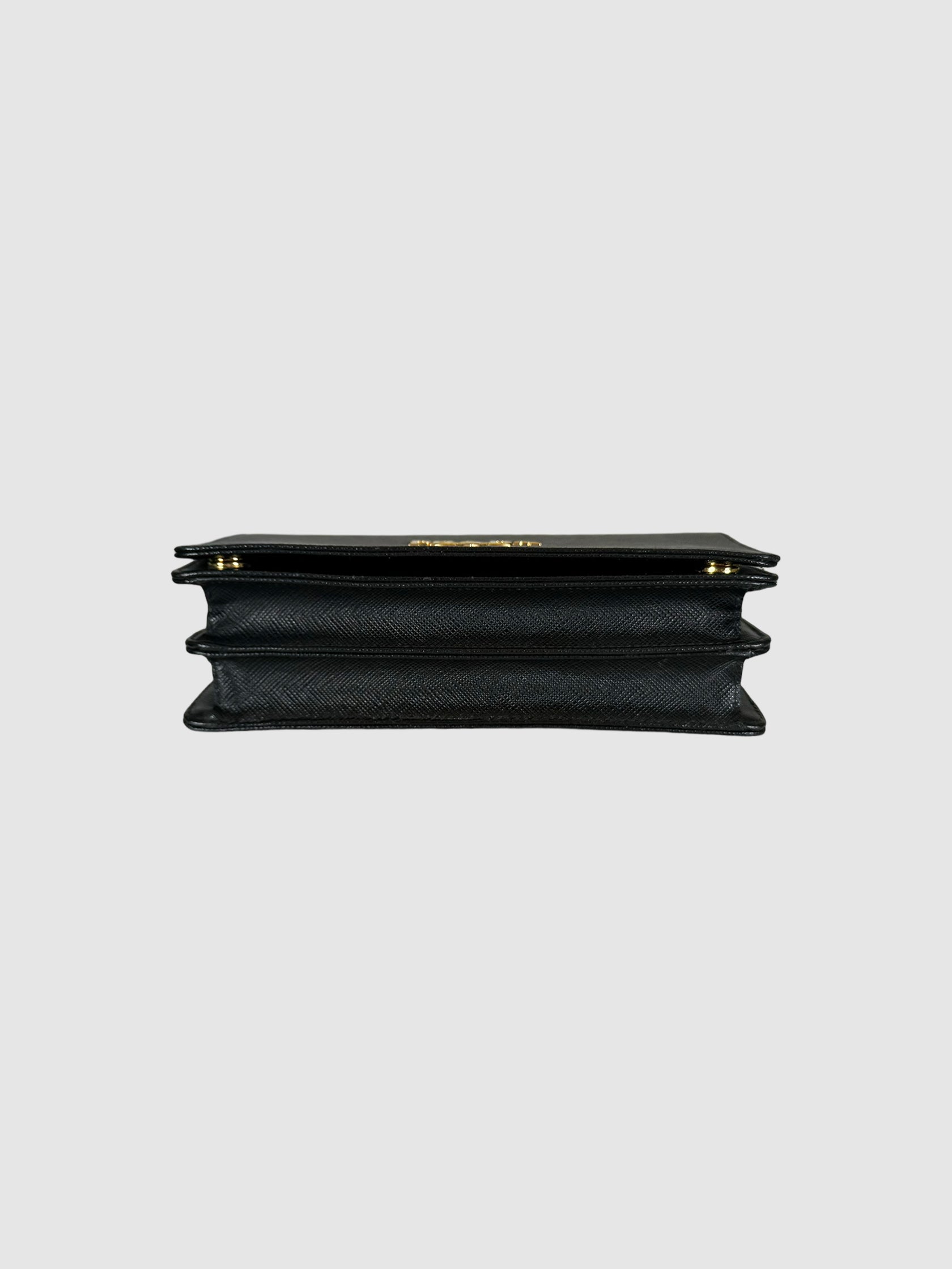 Galleria Saffiano Wallet on Chain