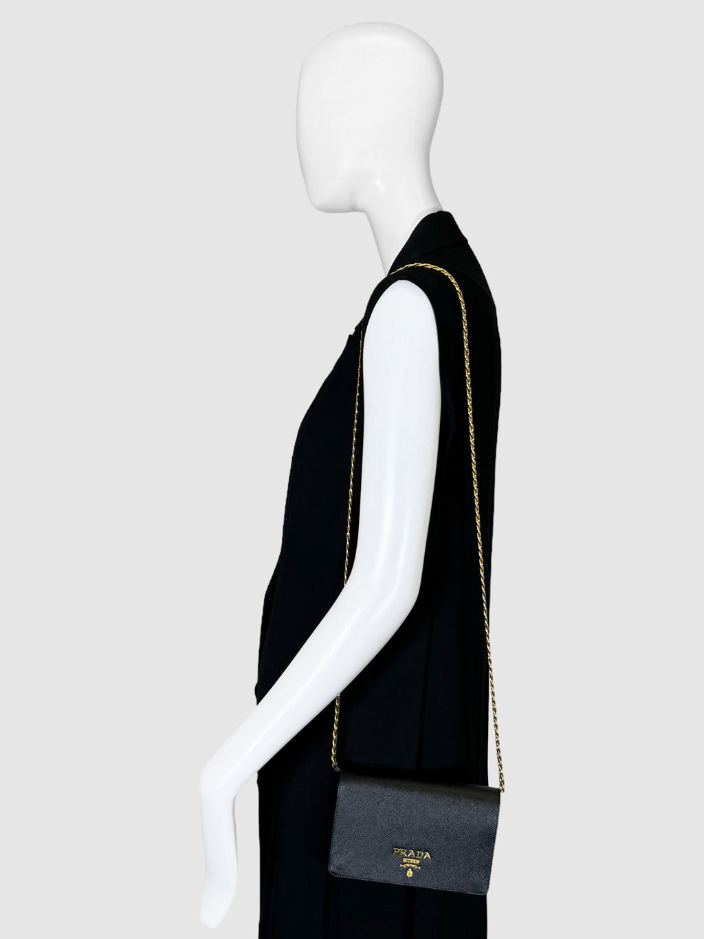 Galleria Saffiano Wallet on Chain