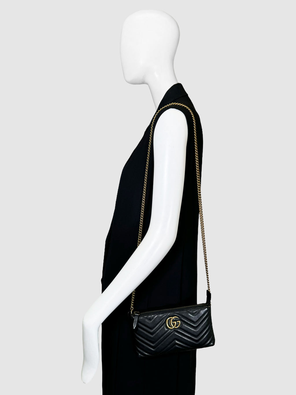 GG Marmont Matelasse Chain Pouch