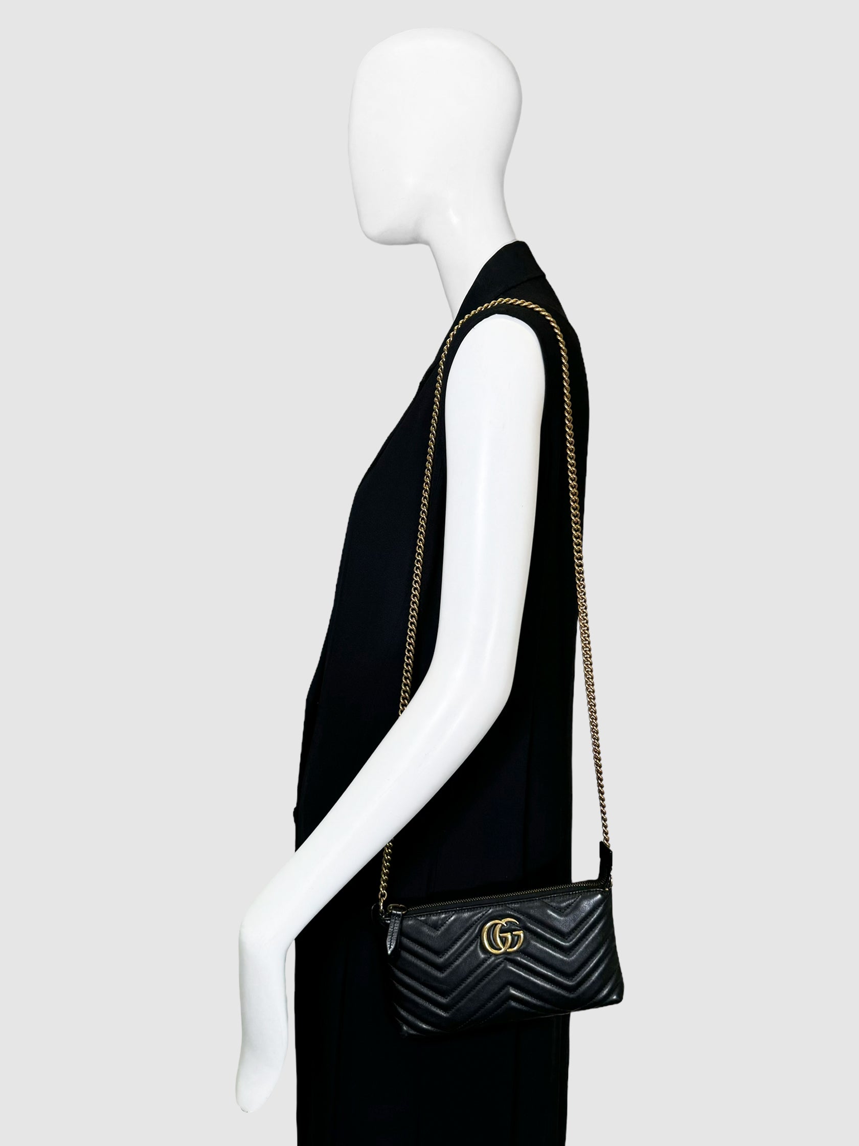 GG Marmont Matelasse Chain Pouch