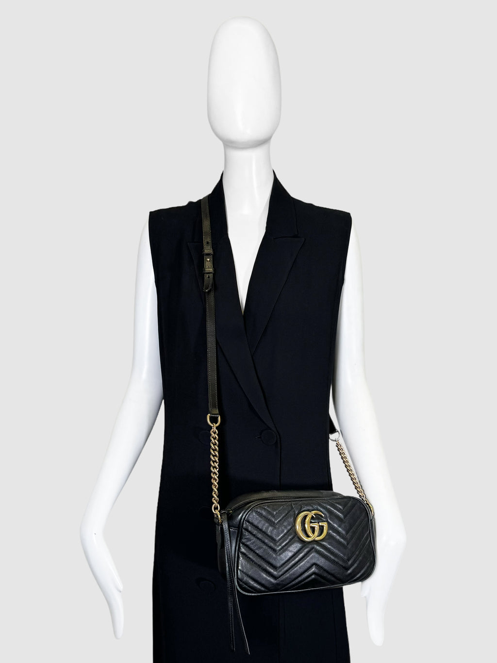 Leather GG Marmont Crossbody Bag