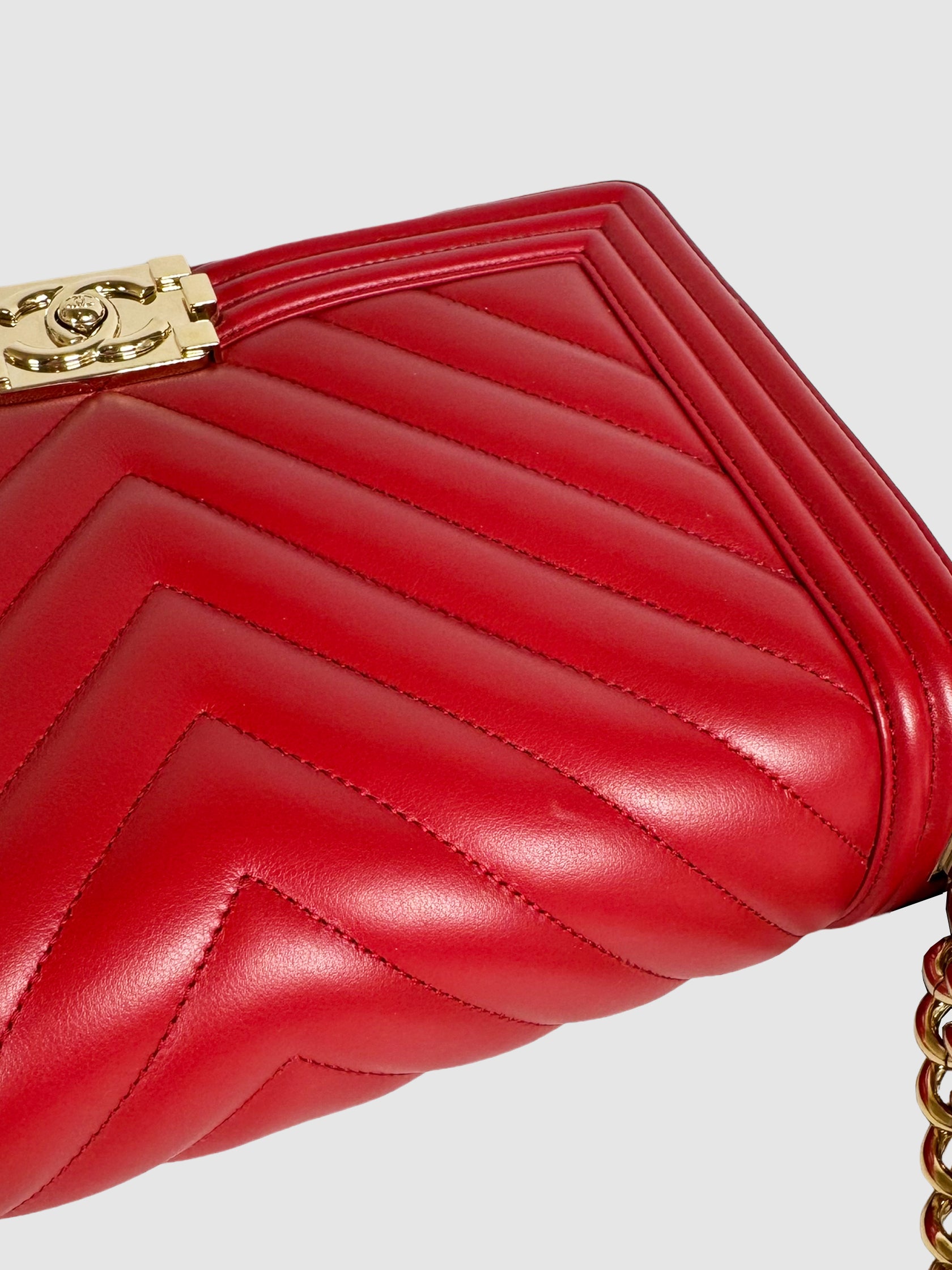 Medium Chevron Quilted Boy Bag