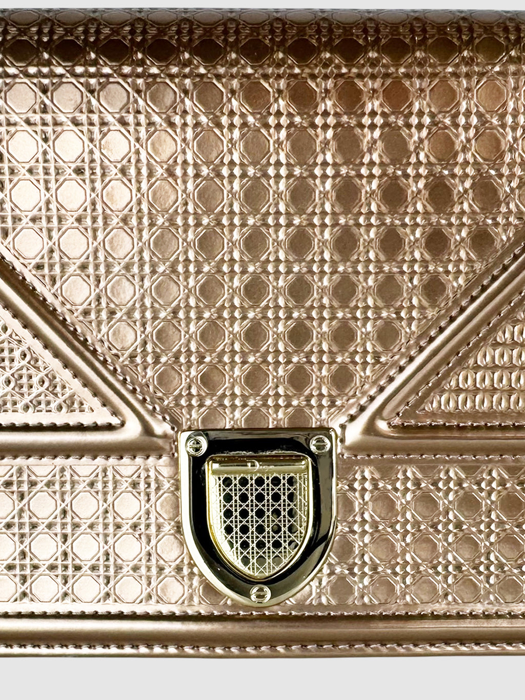 Diorama Wallet on Chain