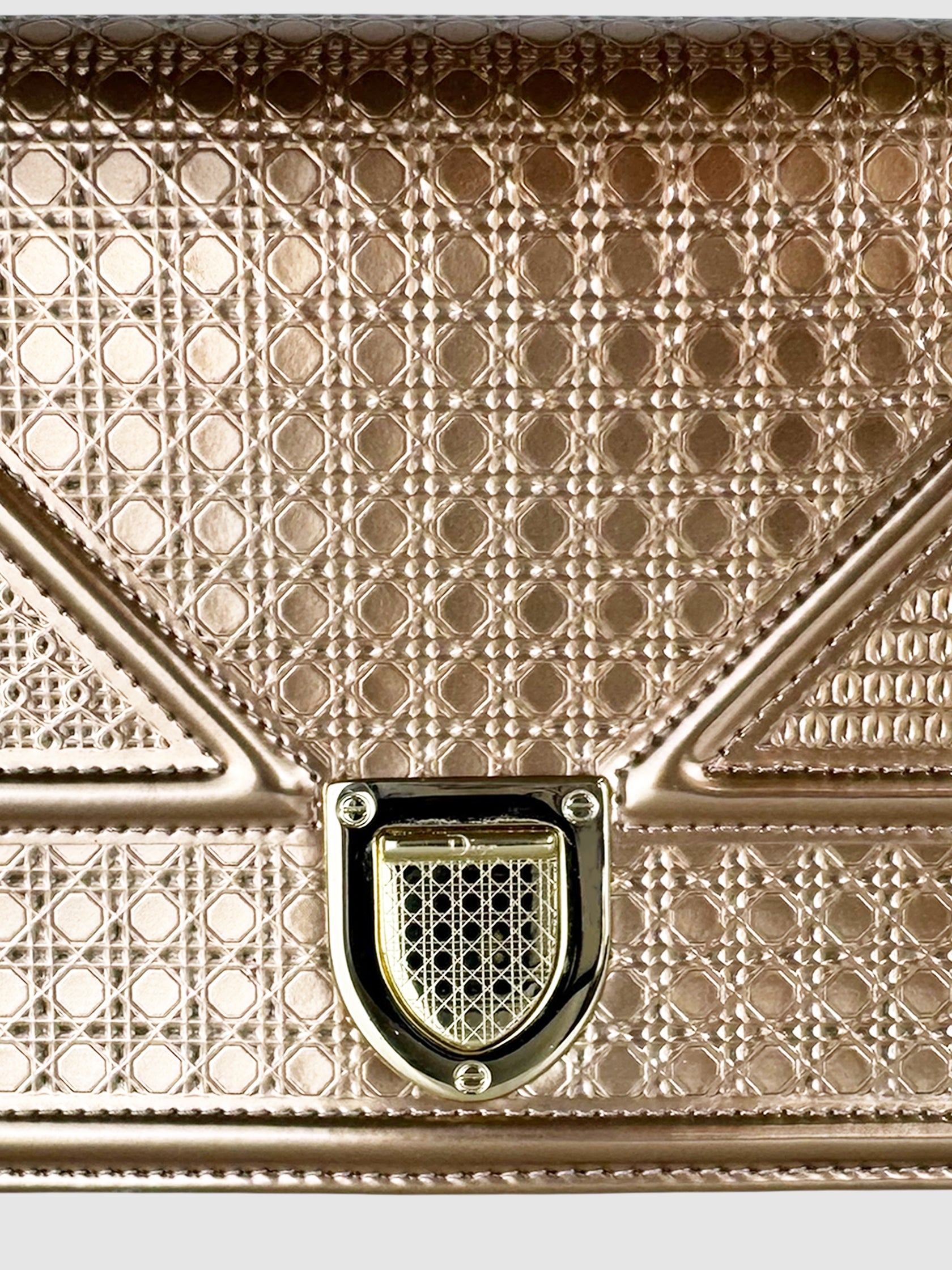 Diorama Wallet on Chain