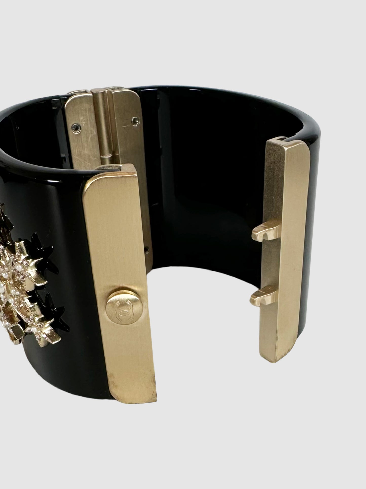 Métiers d'Art Cuff