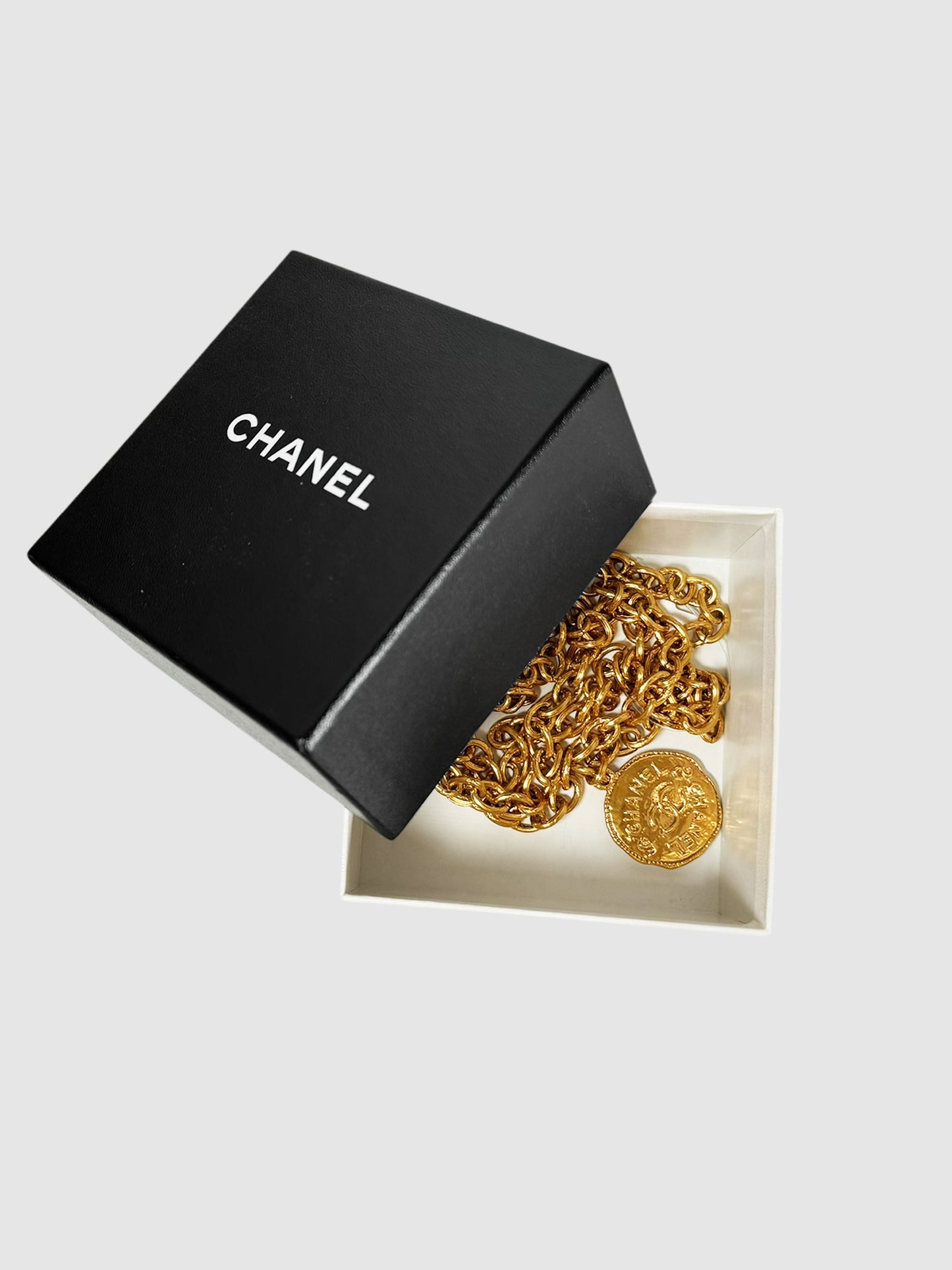 Chanel 1994 24K Gold-Plated Medallion Chain Belt Luxury Designer Resale Canada Toronto Consignment