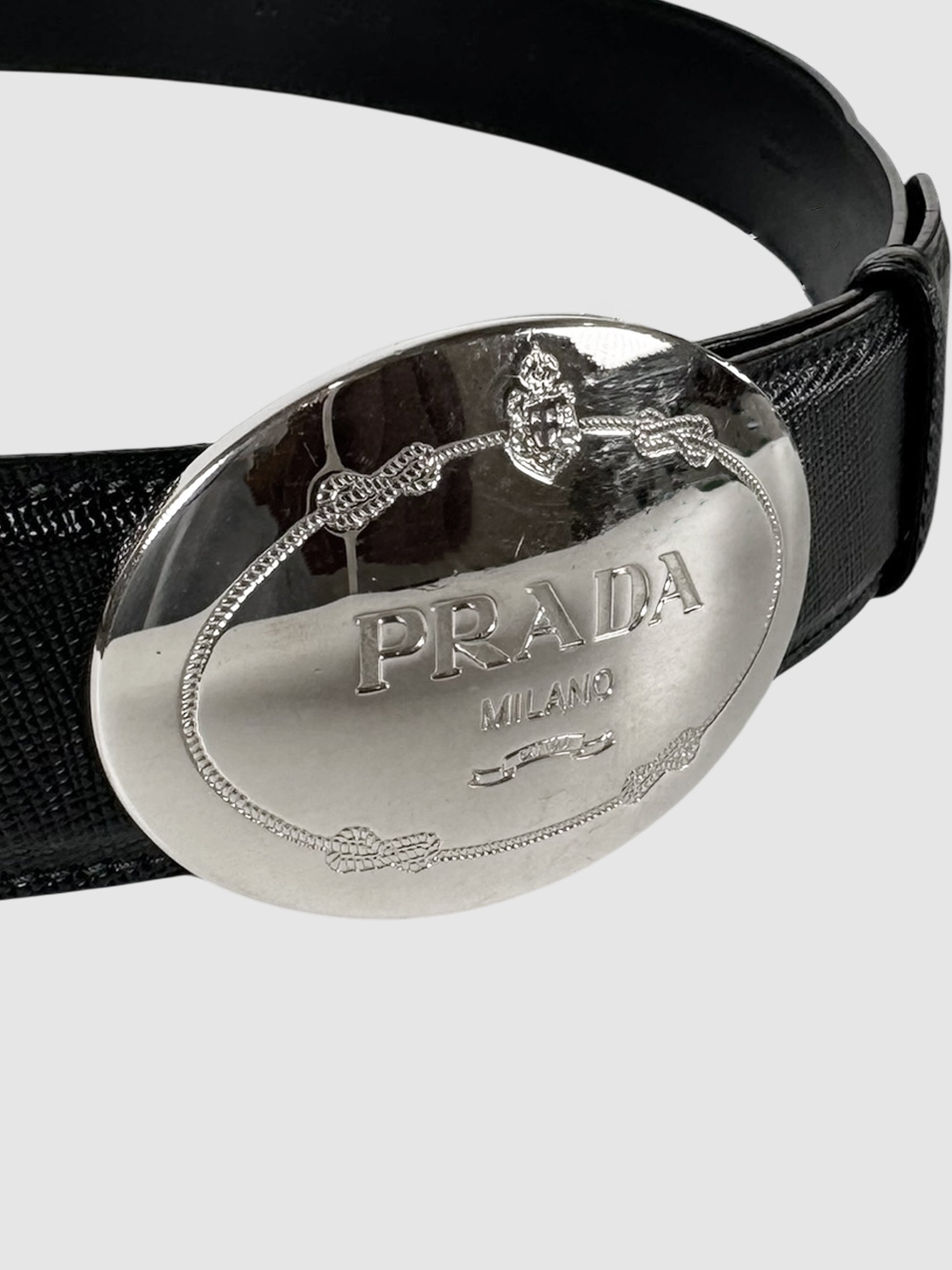 Oval Plaque Leather Belt