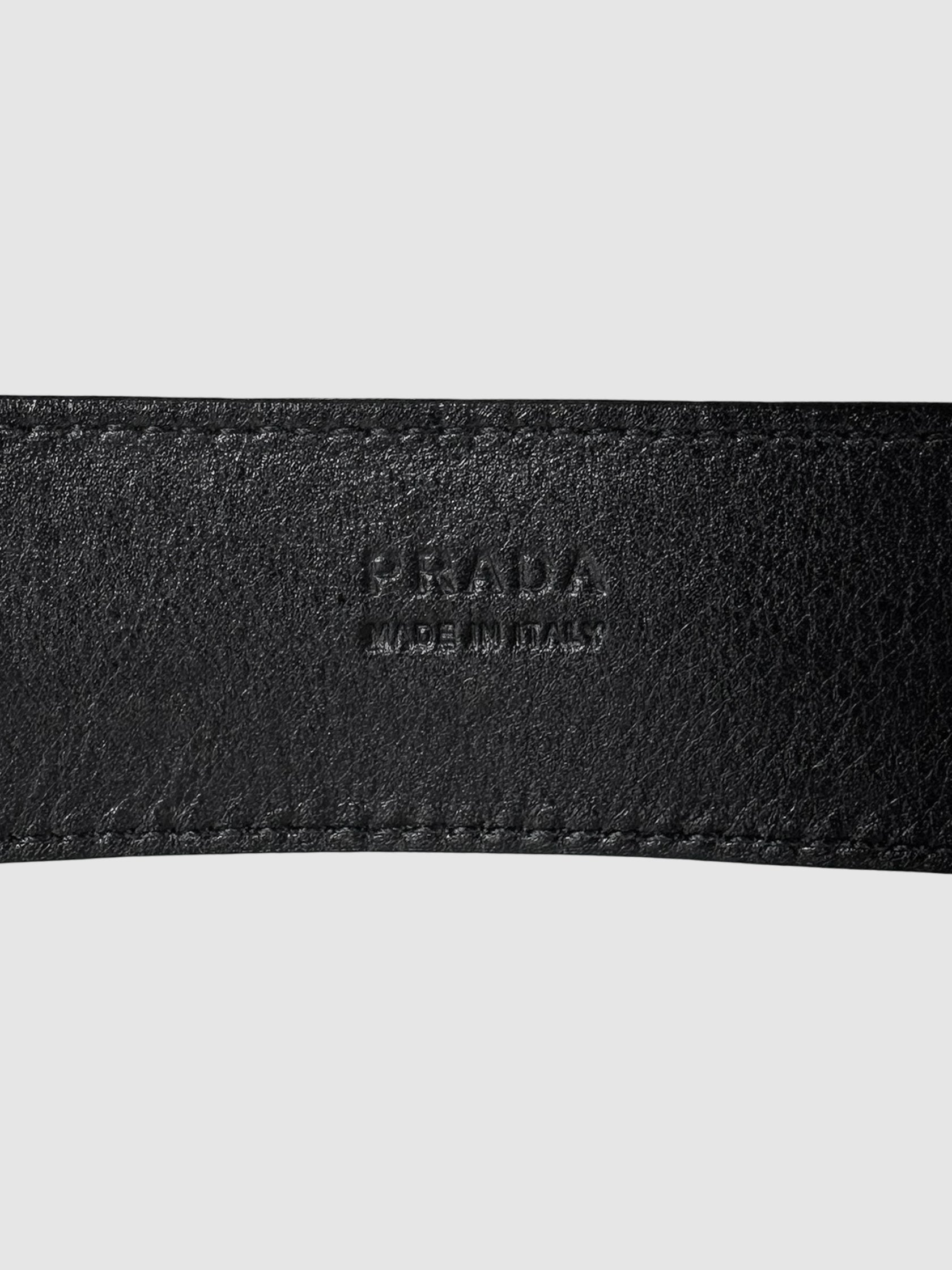 Oval Plaque Leather Belt