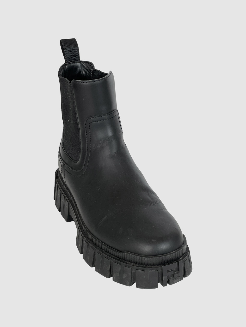 Fendi Black Leather Ankle Boots Winter Consignment Trendy Second-Hand