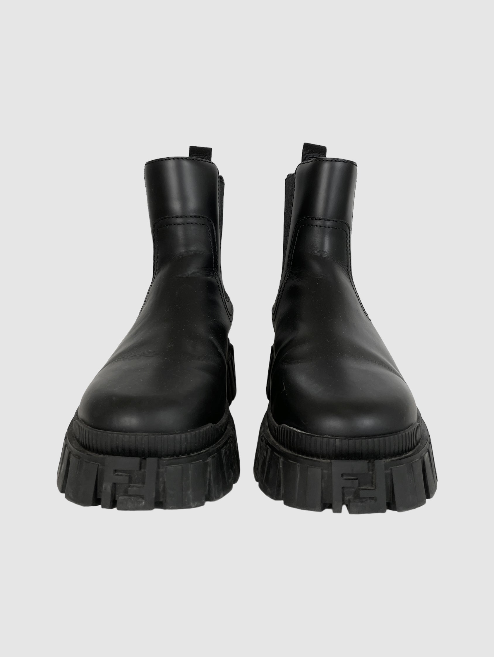 Fendi Black Leather Ankle Boots Winter Consignment Trendy Second-Hand