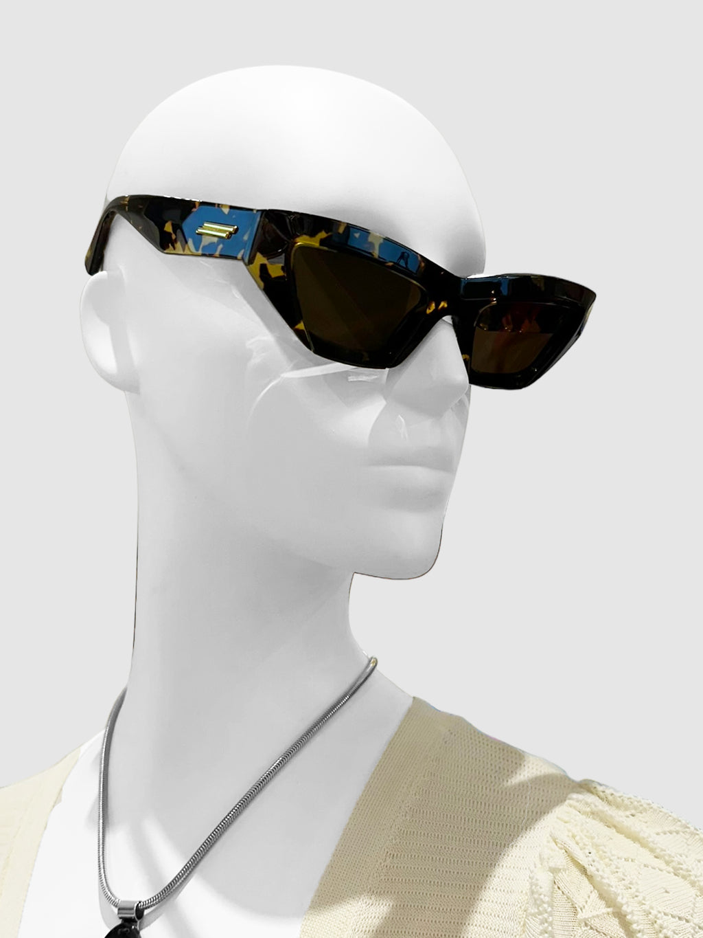 Bottega Veneta BV1219S Black and Brown Raised Logo Tinted Square Cat-Eye Sunglasses Consignment Secondhand Designer Luxury Resale Toronto Trendy