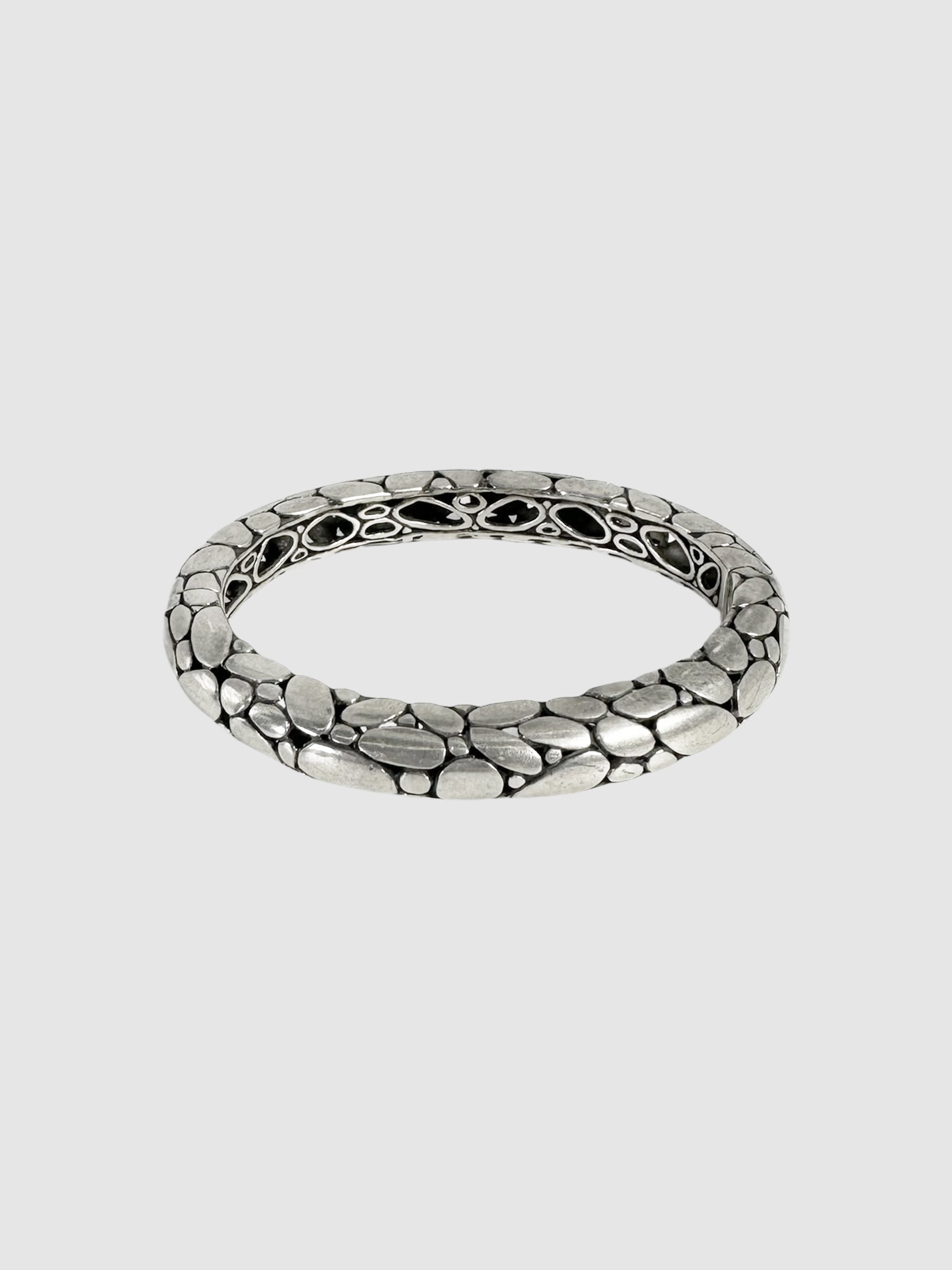 Kali Pebble Hinged Bangle Bracelet