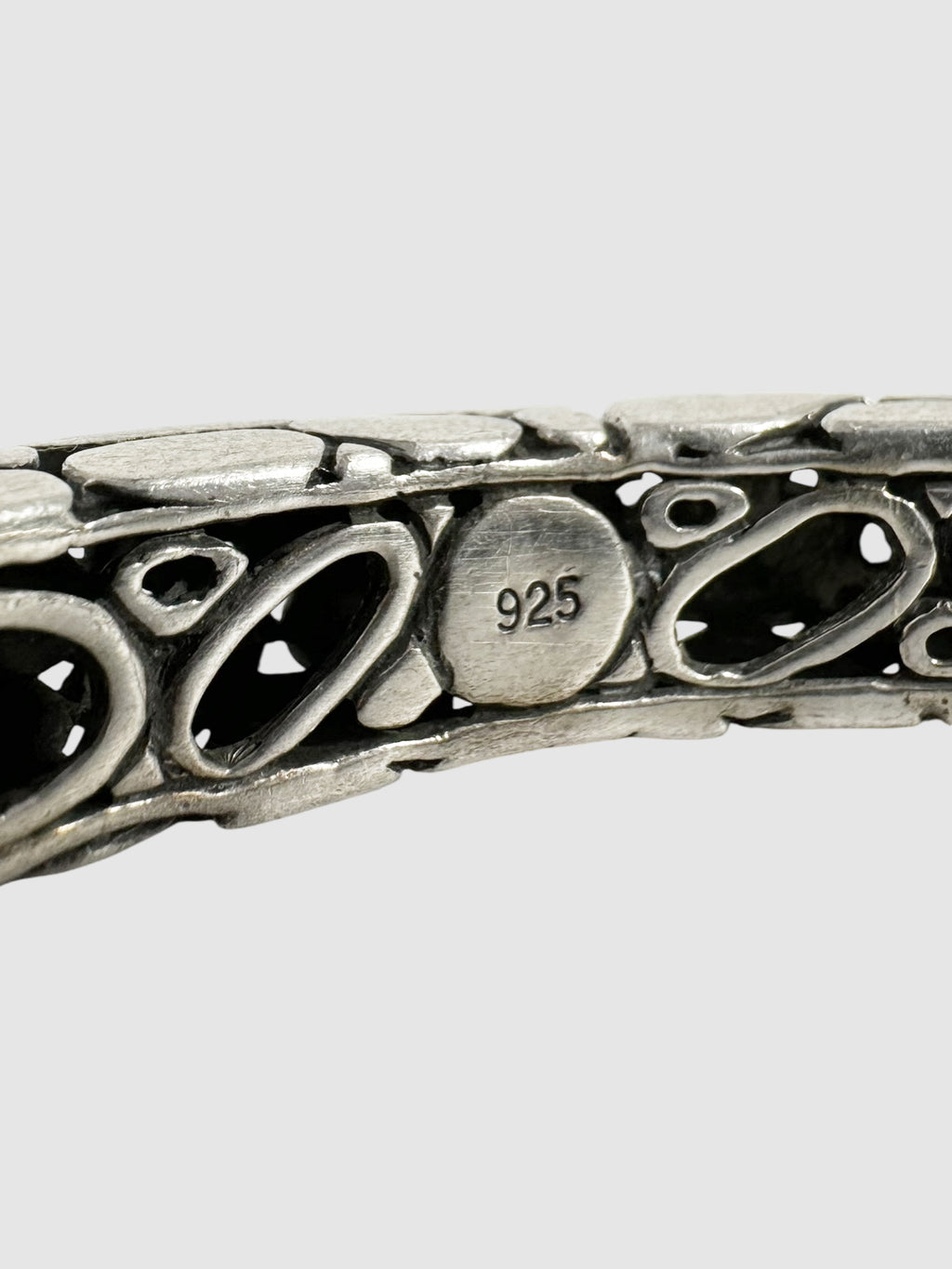 Kali Pebble Hinged Bangle Bracelet