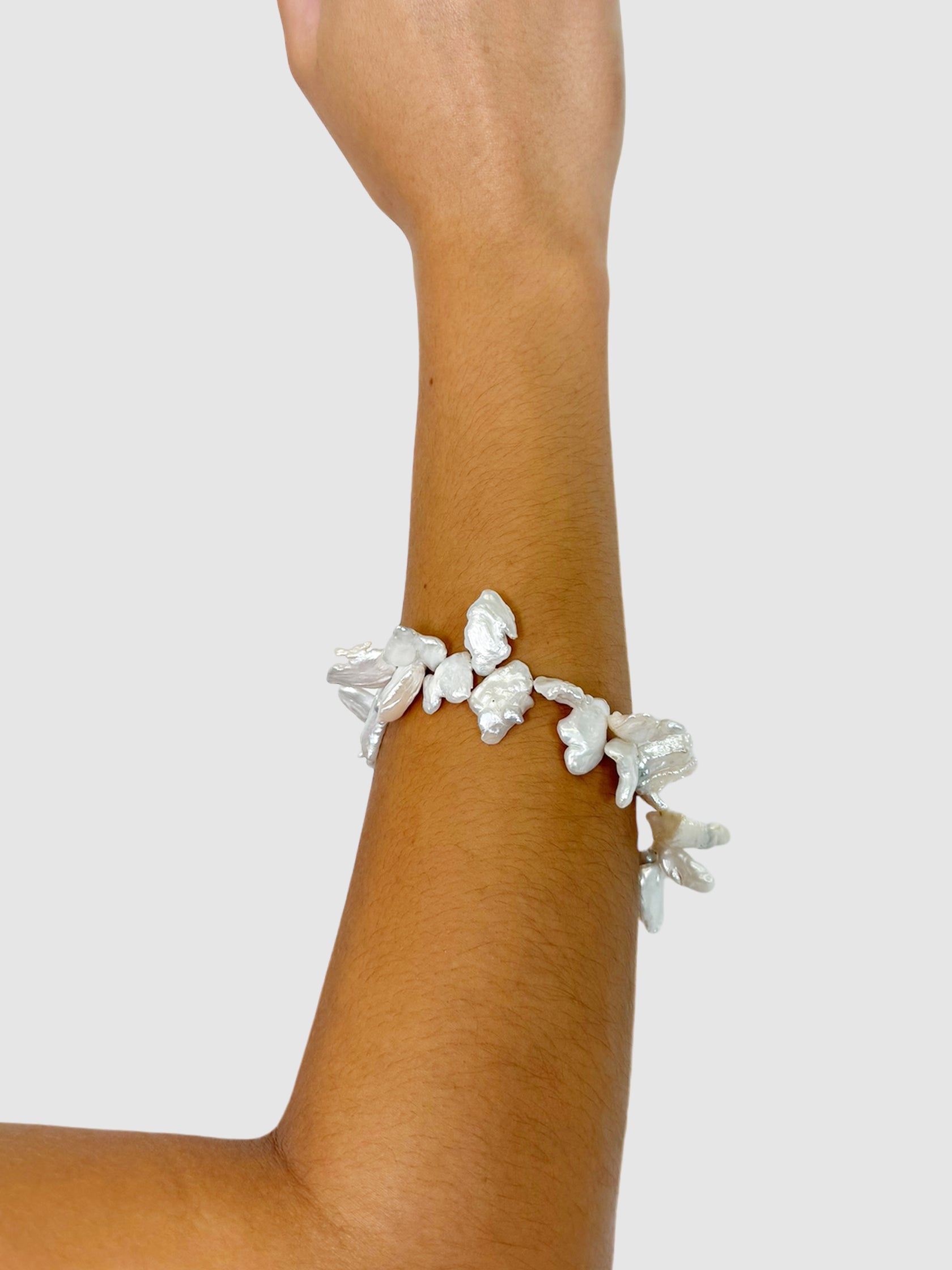 Iridescent Pearl Bracelet