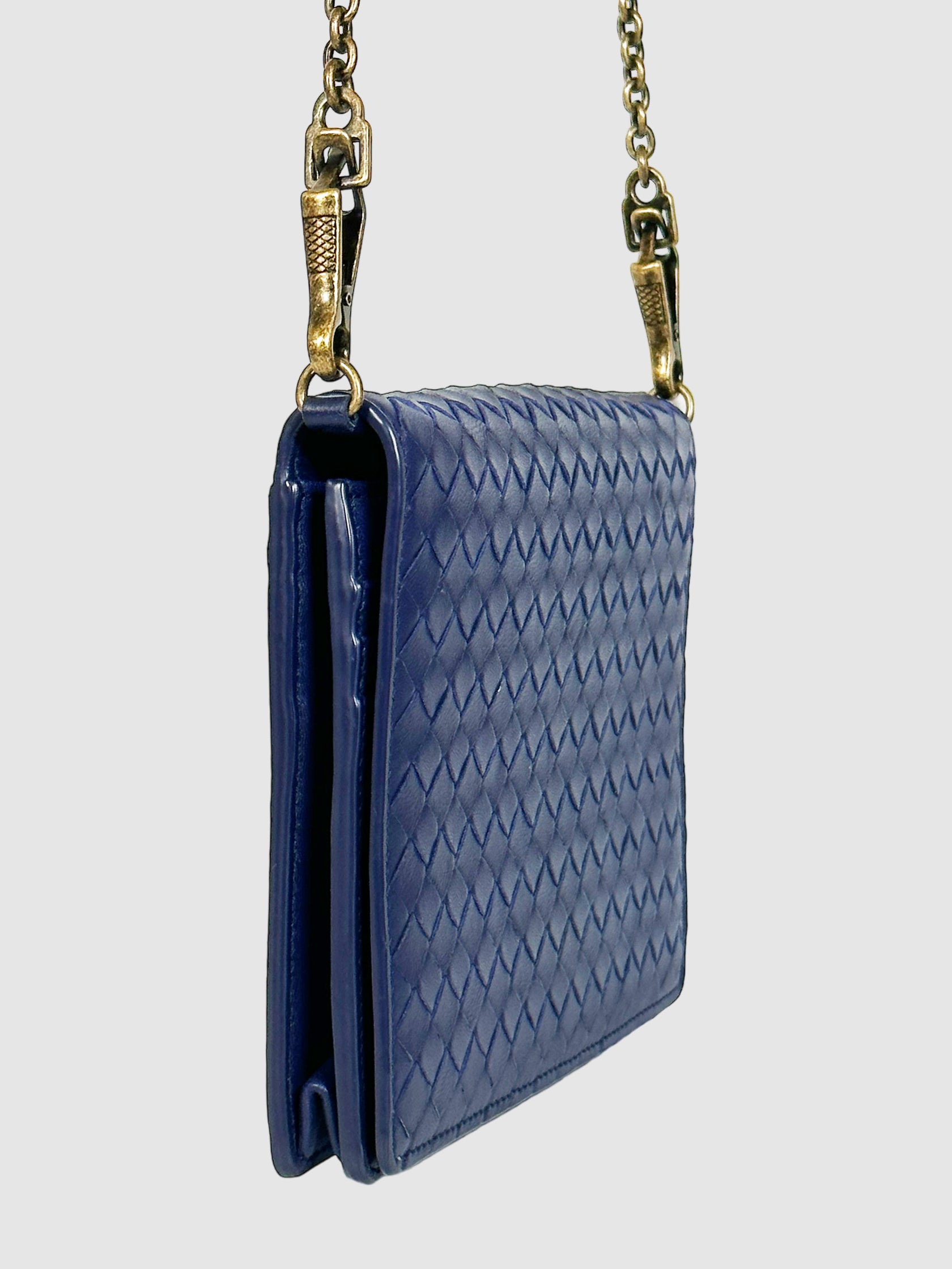 Bottega Veneta Intrecciato Wallet on Chain