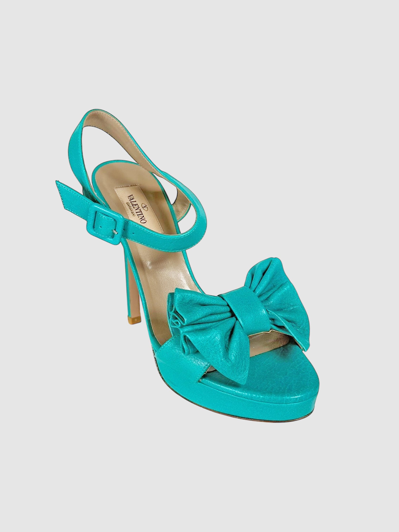 Open-Toe Bow Pumps