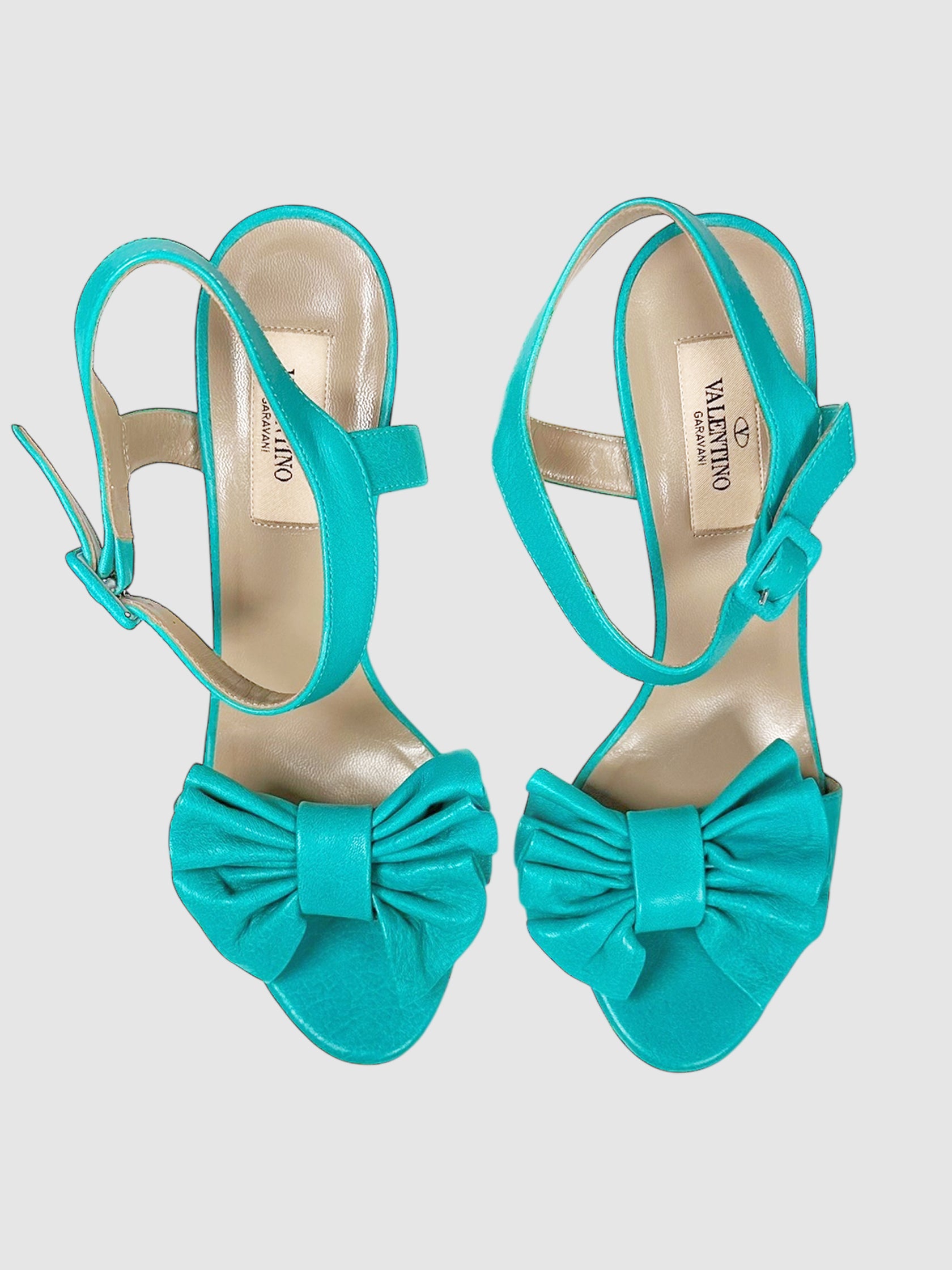 Open-Toe Bow Pumps