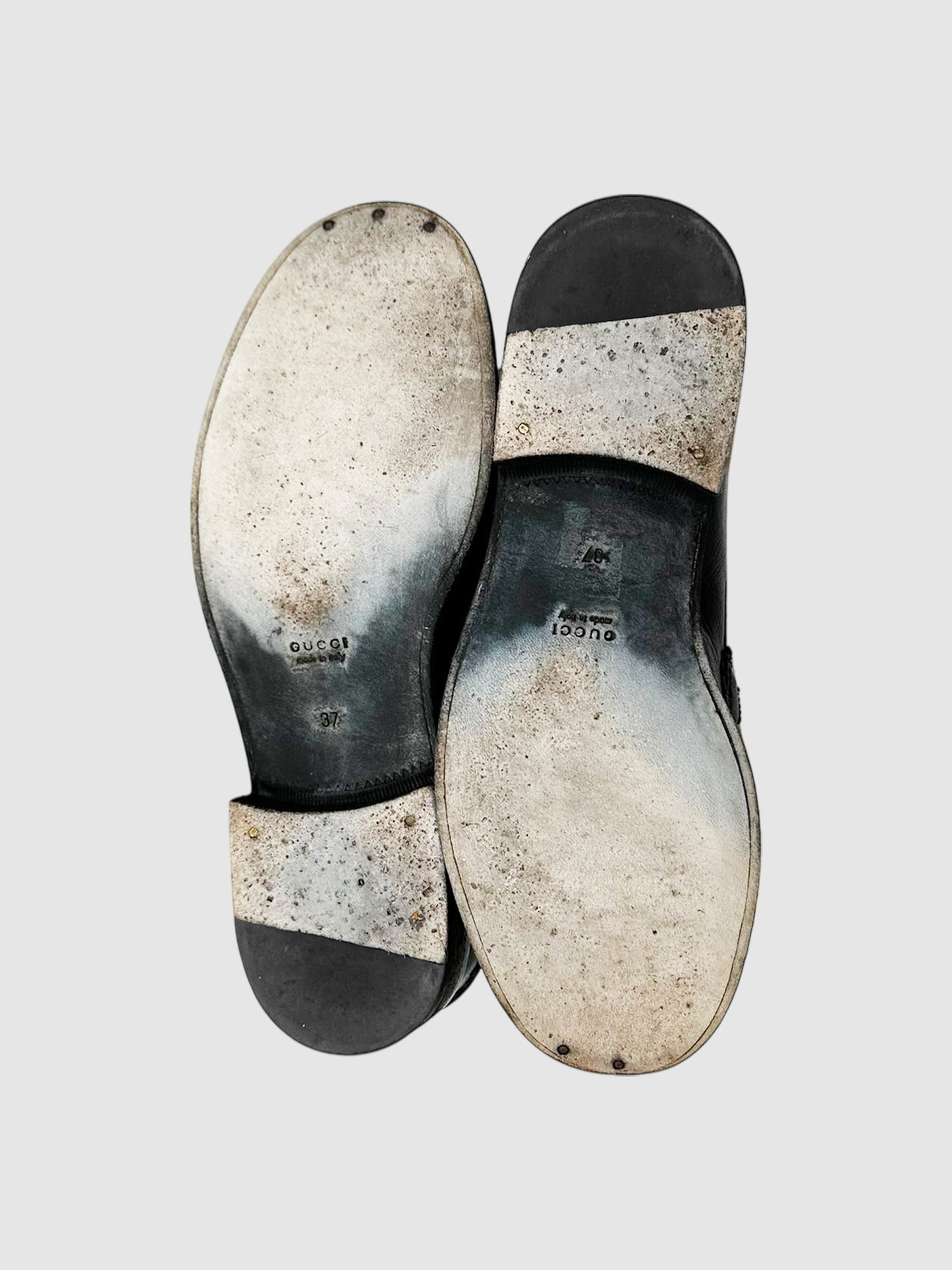Logo Plaque Cara Loafers