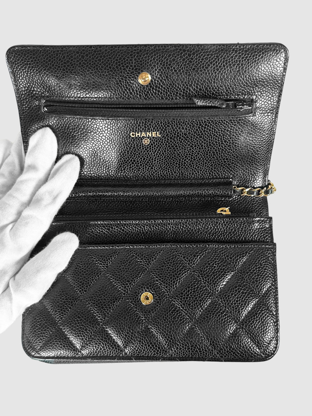 Quilted Classic Wallet on Chain