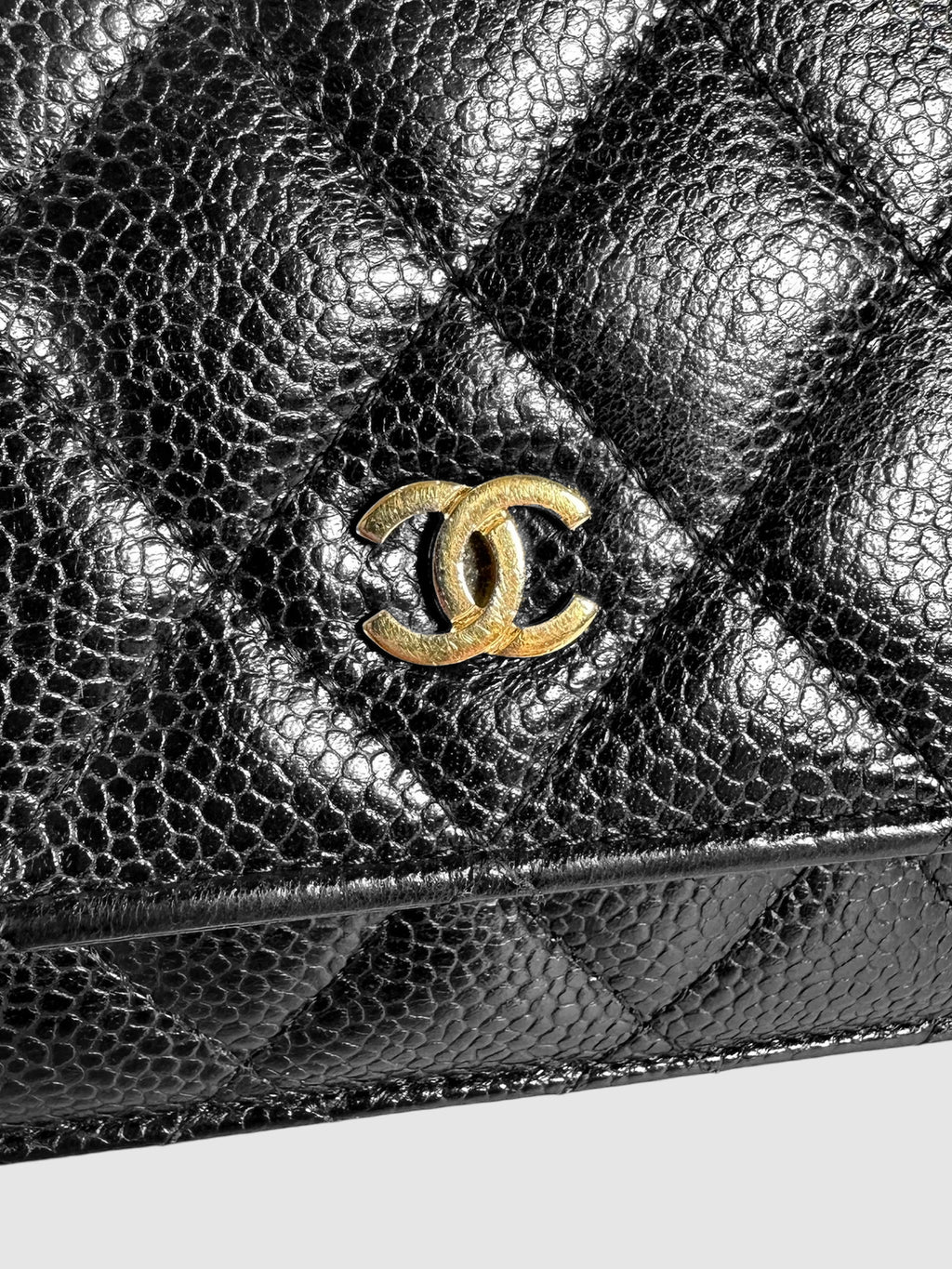 Quilted Classic Wallet on Chain