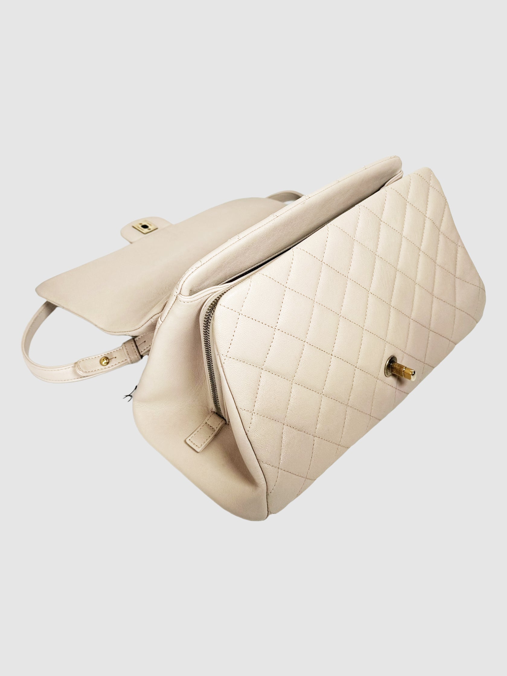 Medium Trapezio Flap Bag