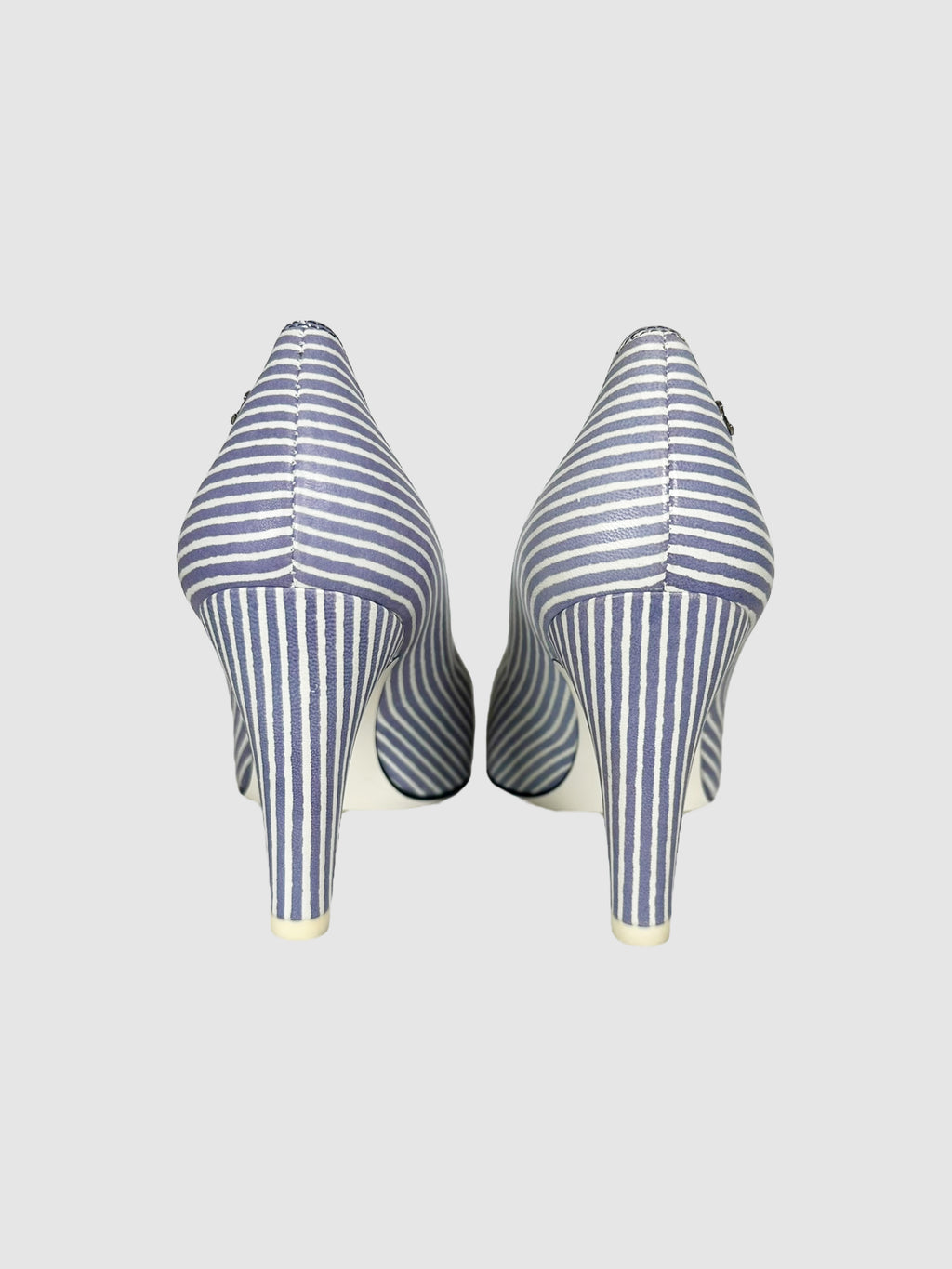 2014 Interlocking CC Logo Pumps - Size 35