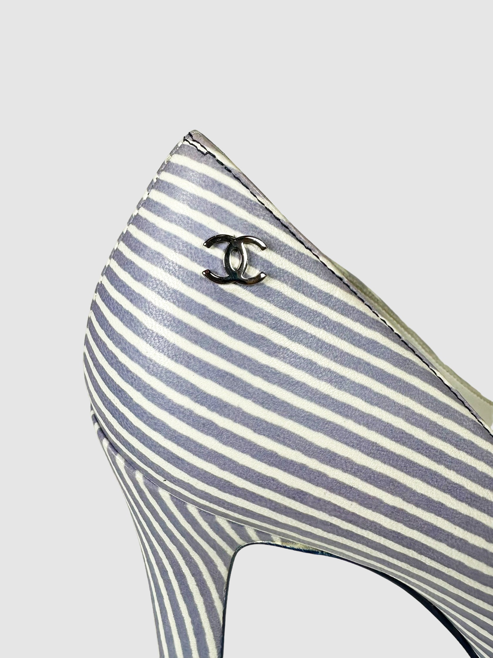 2014 Interlocking CC Logo Pumps - Size 35