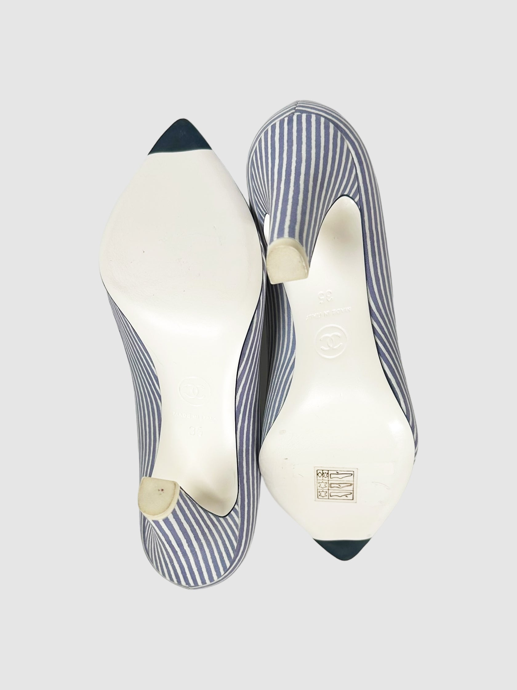 2014 Interlocking CC Logo Pumps - Size 35